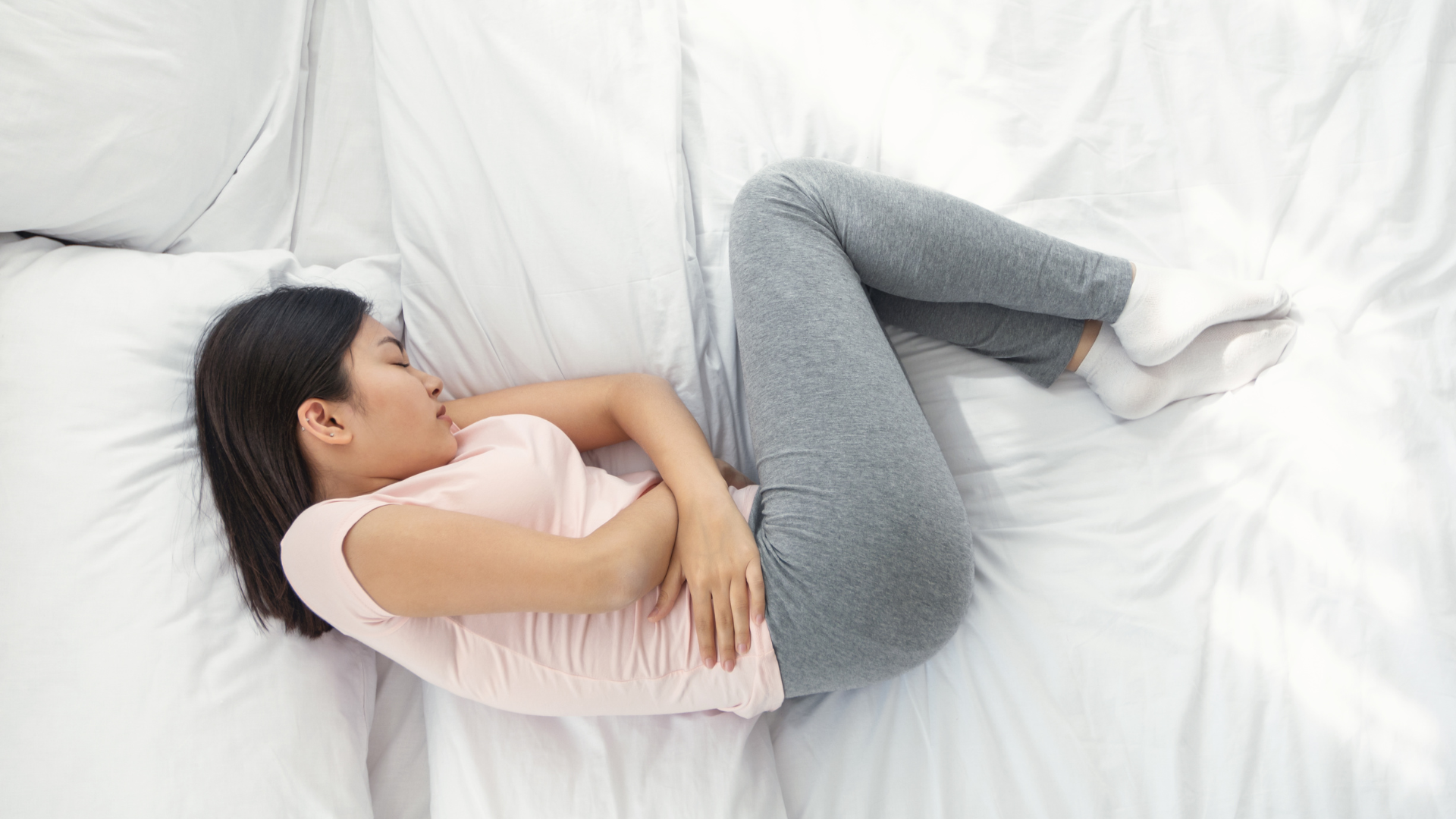 Buồn ngủ nhiều cũng có thể liên quan đến tình trạng cơ thể suy nhược,&nbsp;rối loạn nội tiết