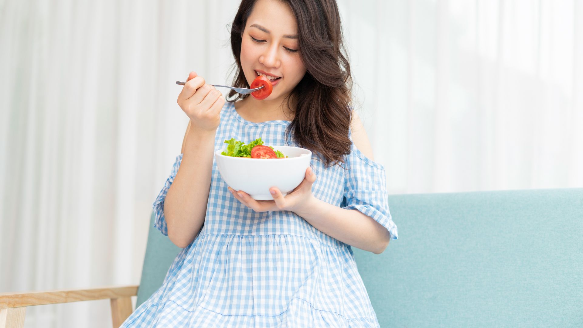 Giữ tinh thần thoải mái là cách hiệu quả giúp khắc phục tình trạng chán ăn