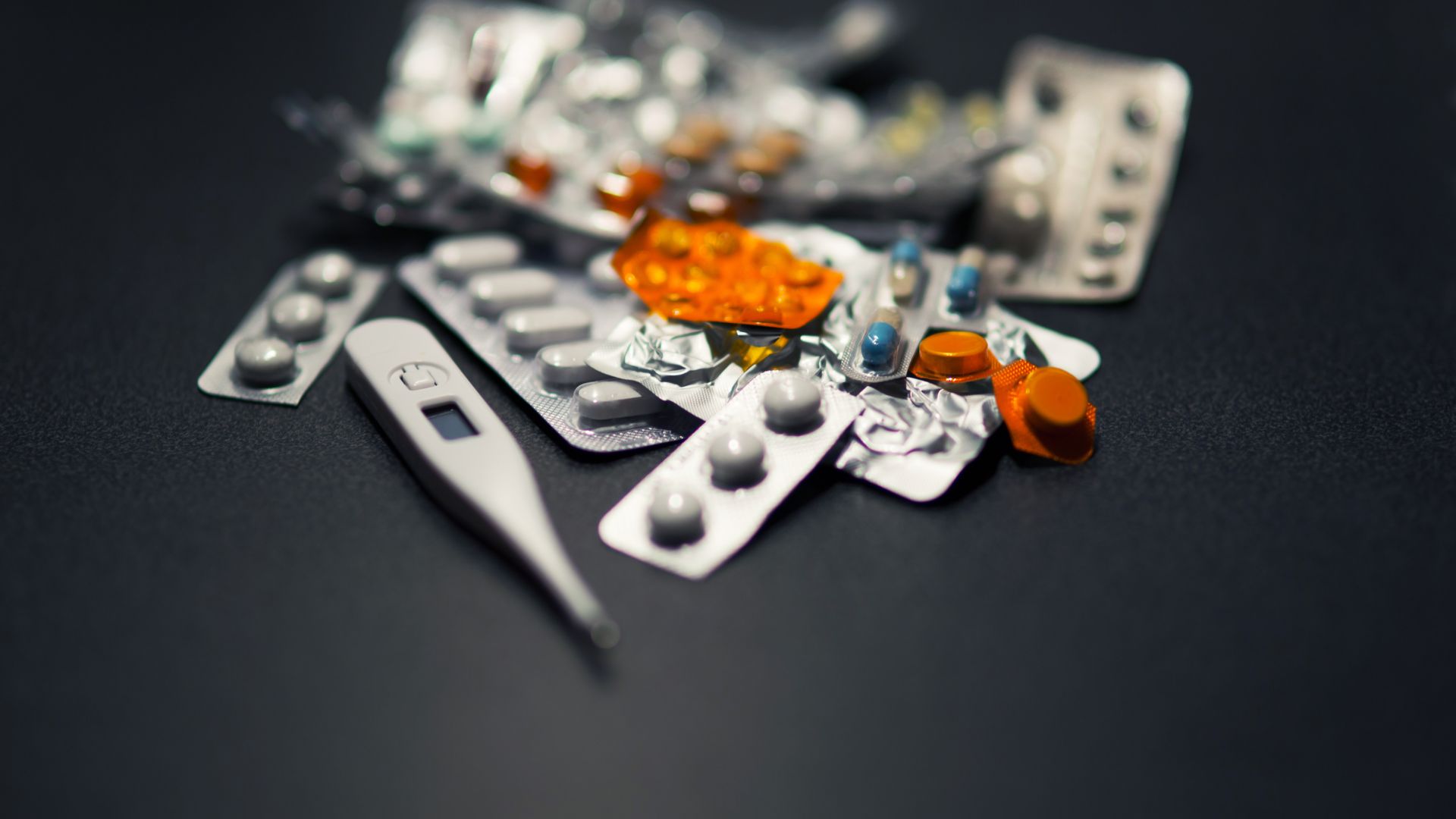 Thuốc kháng giáp hoạt động bằng cách ức chế enzyme thyroid peroxidase