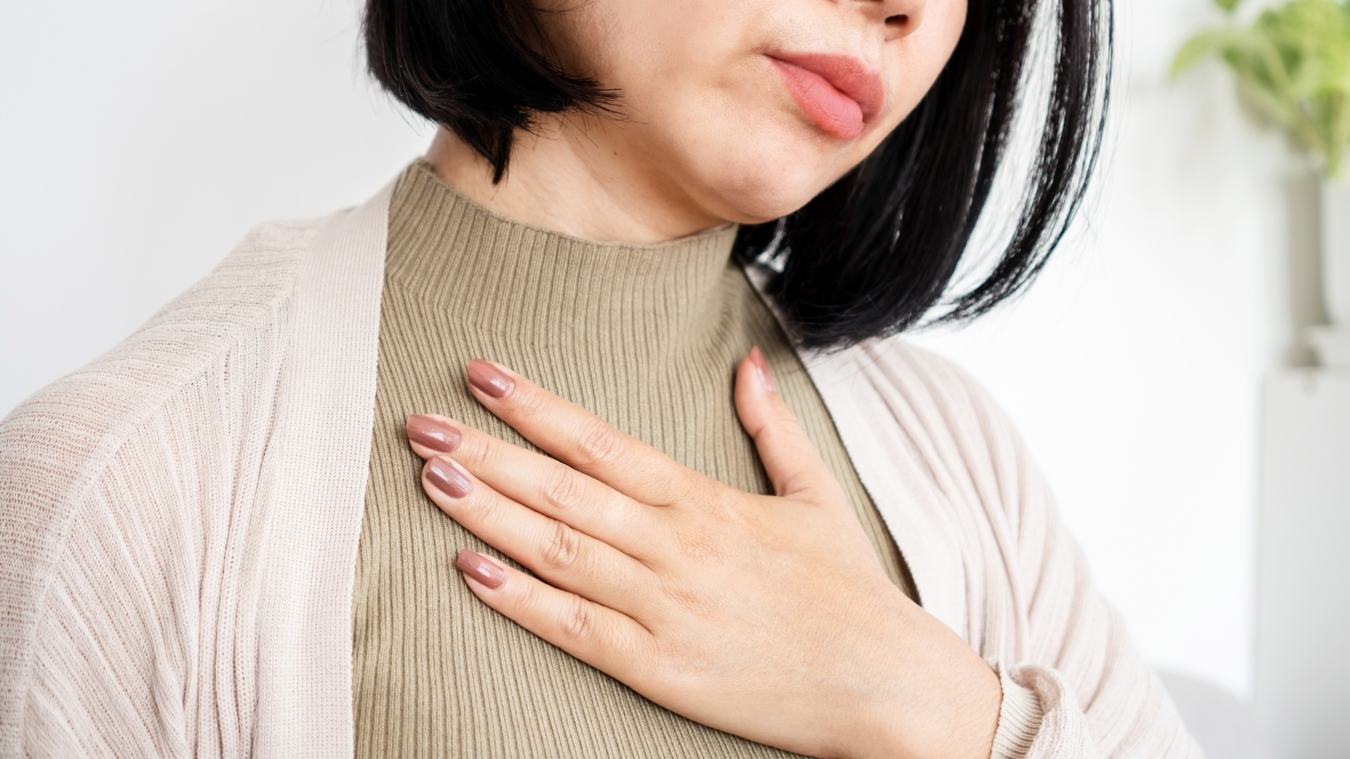 Ở tuần 30, tử cung đã phát triển lớn và bắt đầu chèn ép lên cơ hoành, khiến mẹ cảm thấy khó thở, thở nông hoặc nhanh hơn bình thường