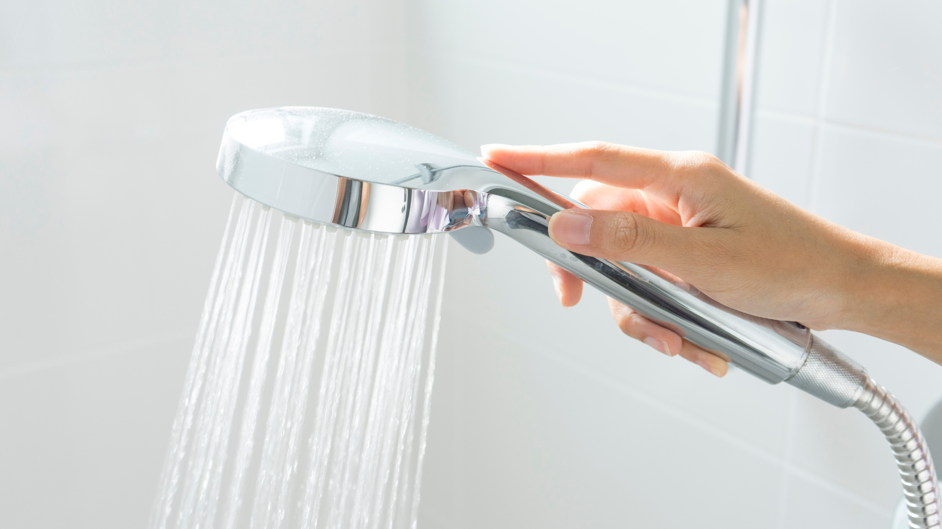 Tắm rửa hàng ngày giúp loại bỏ mồ hôi và vi khuẩn