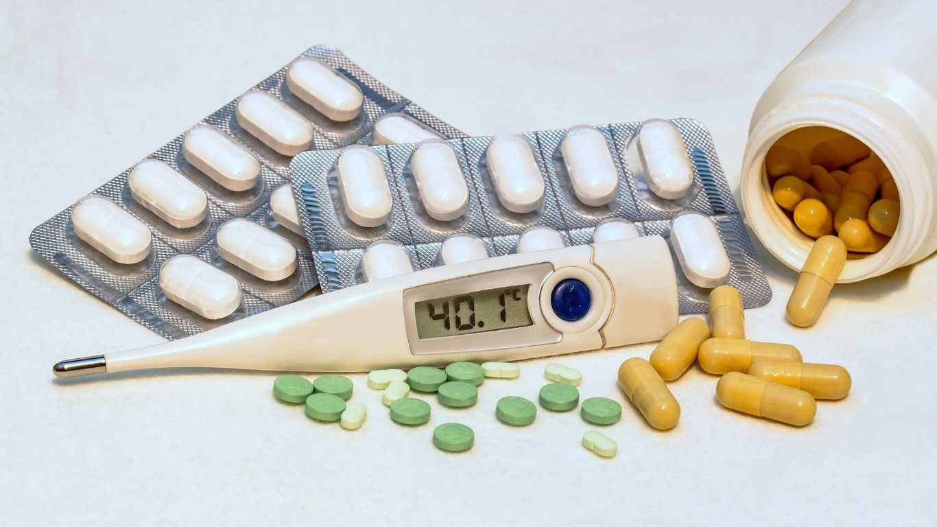 Các dấu hiệu sỏi thận​ thường gặp là gì? Phương pháp điều trị sỏi thận 2