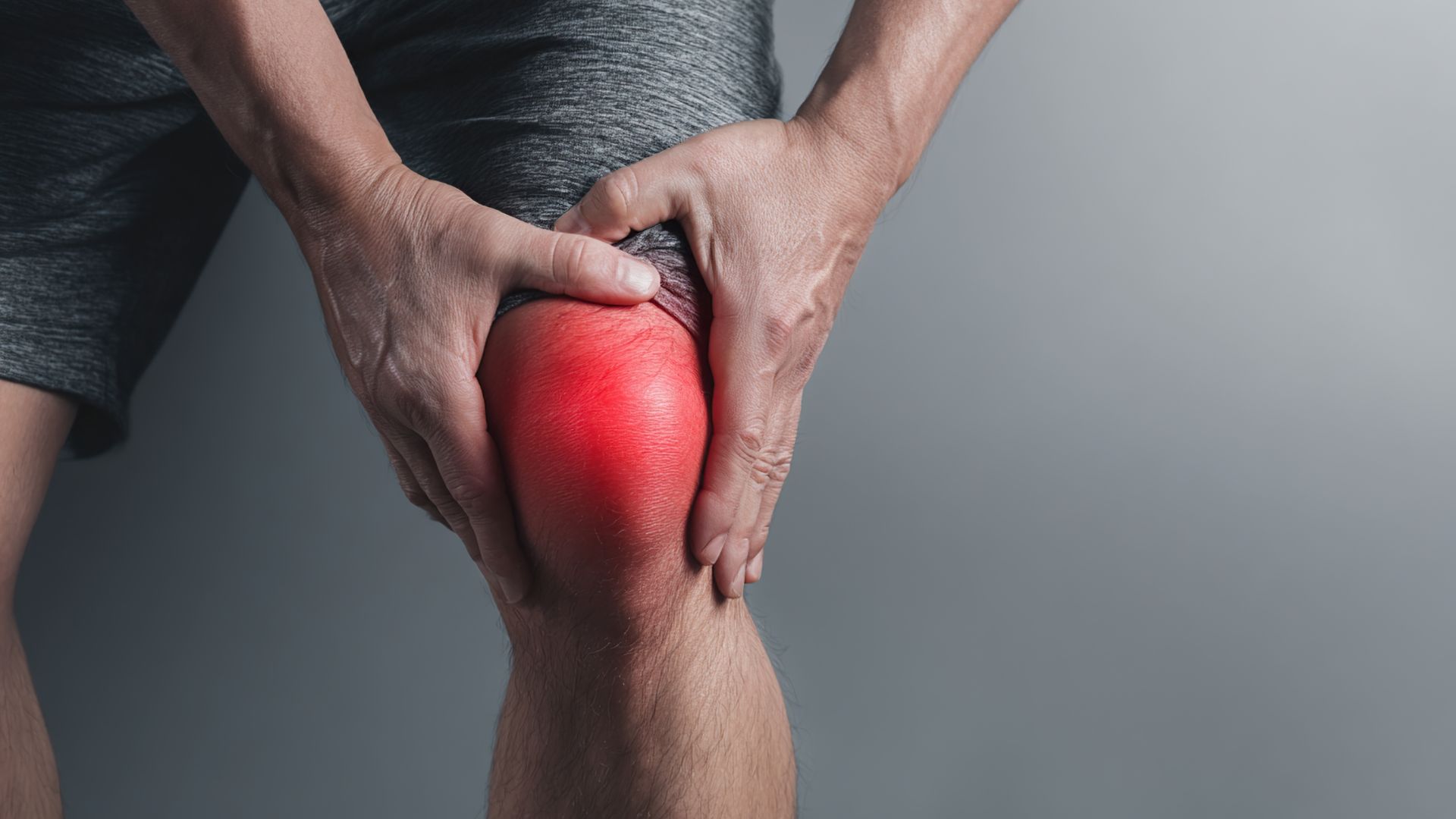 Sưng đau khớp là một dấu hiệu của bong gân