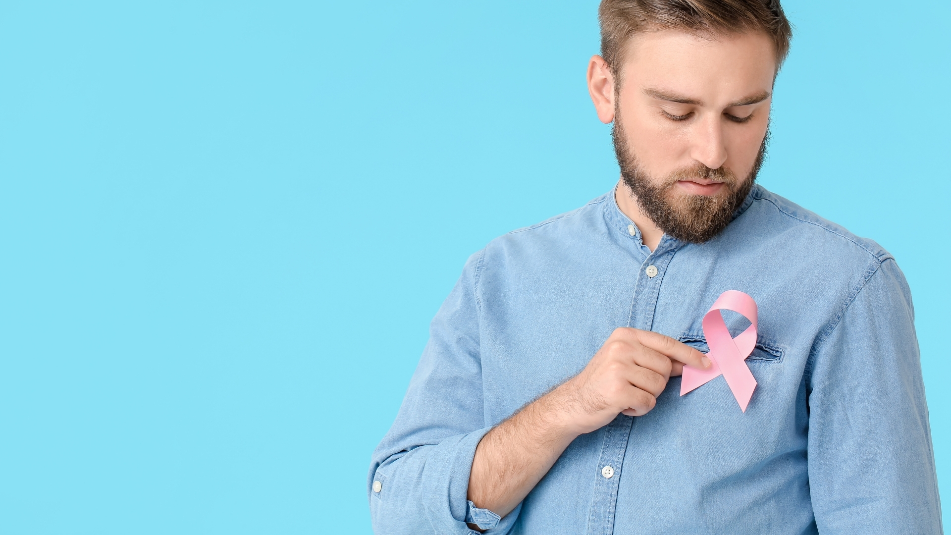 Ung thư vú ở nam giới là tình trạng hiếm gặp, chiếm khoảng 1% tổng số ca ung thư vú