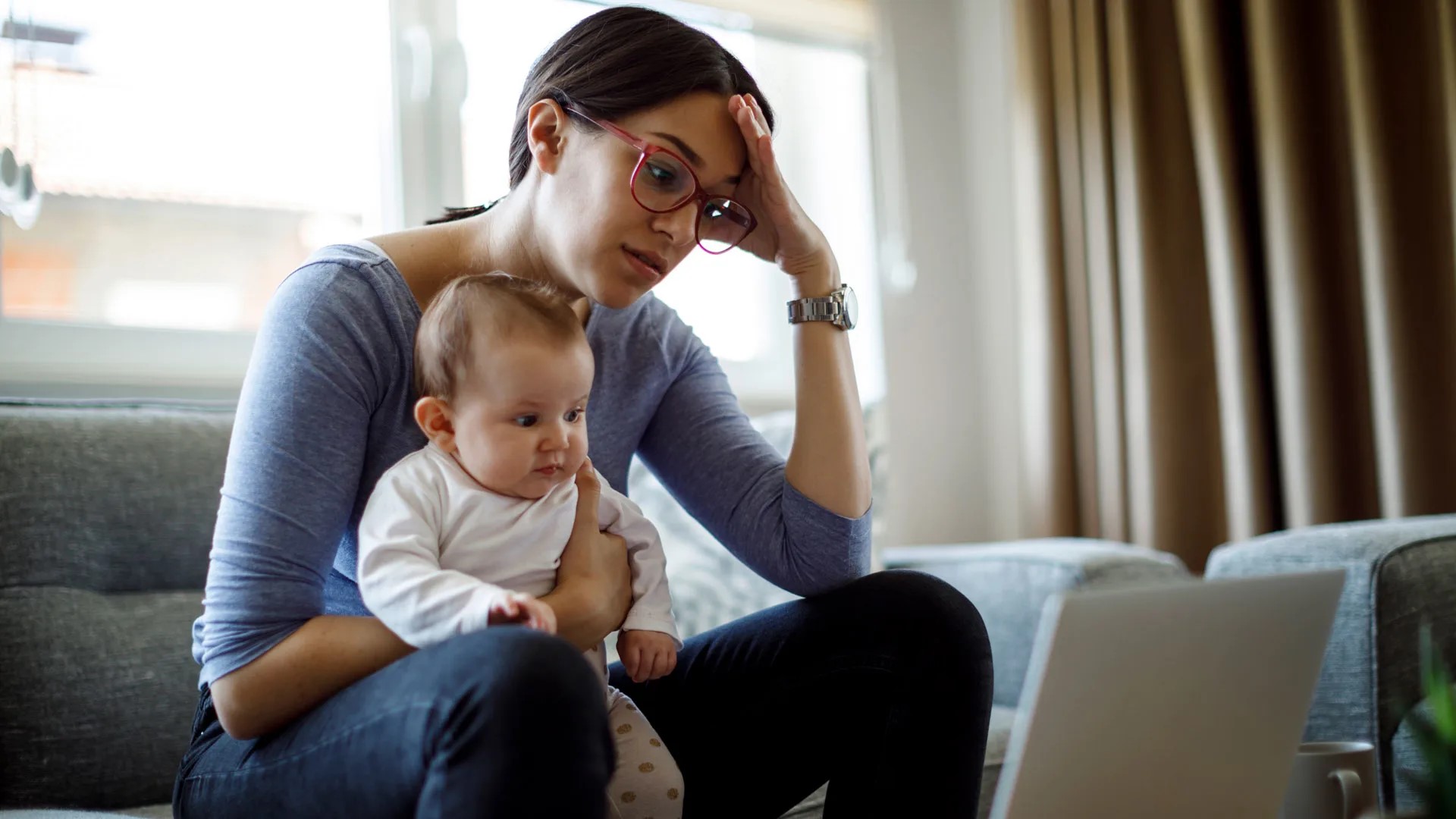 cac-phan-ung-sau-tiem-viem-gan-b-o-tre-va-cach-cham-soc-suc-khoe 5.jpg