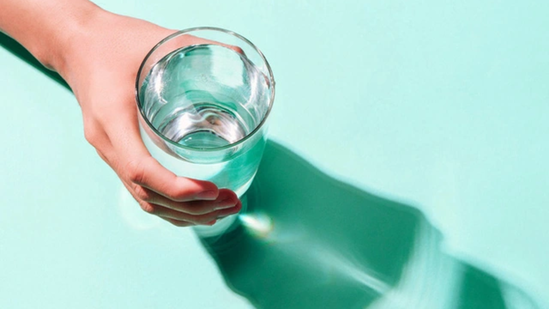 Đừng uống quá nhiều nước trước khi xét nghiệm, vì có thể làm sai lệch kết quả