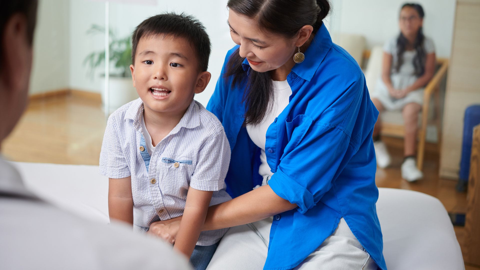 cach-cham-soc-tre-bi-viem-phoi-tai-nha-phu-huynh-can-biet 2.jpg