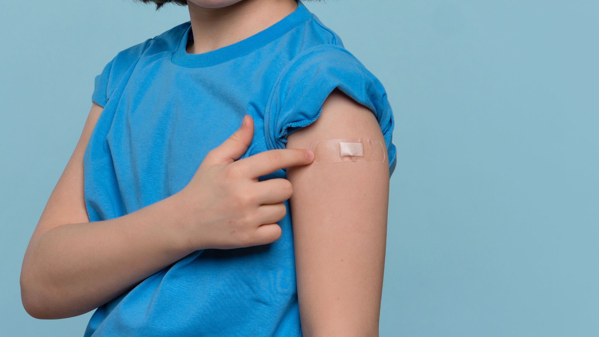 cach-cham-soc-tre-sau-khi-tiem-phong-ve-phu-huynh-da-biet-chua 1.jpg