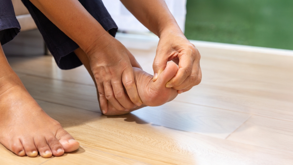 Cách nhận biết sớm bệnh gút ở chân qua dấu hiệu đặc trưng