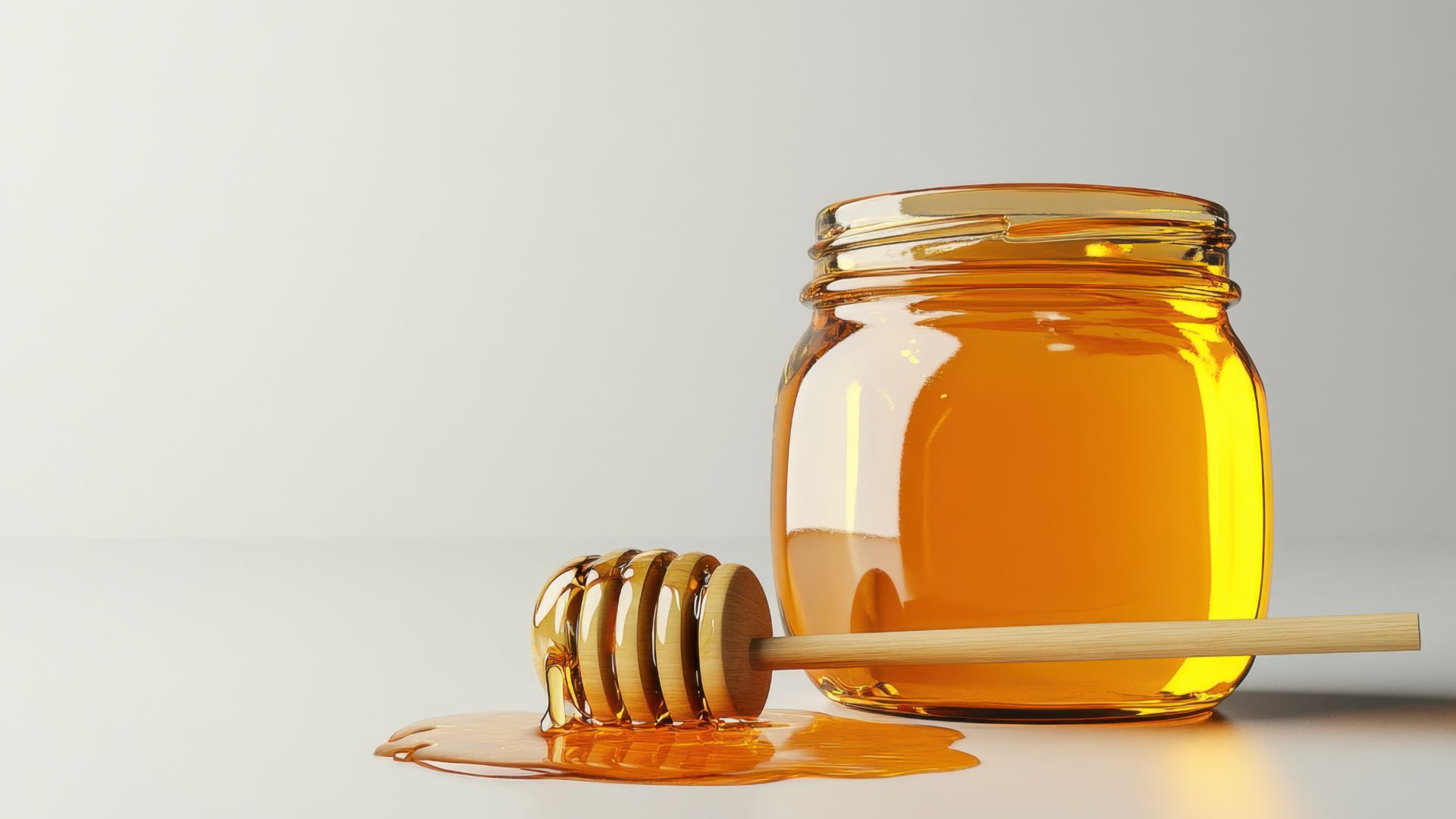 Ngậm mật ong nguyên chất là một cách chữa lưỡi mất vị giác hiệu quả tại nhà