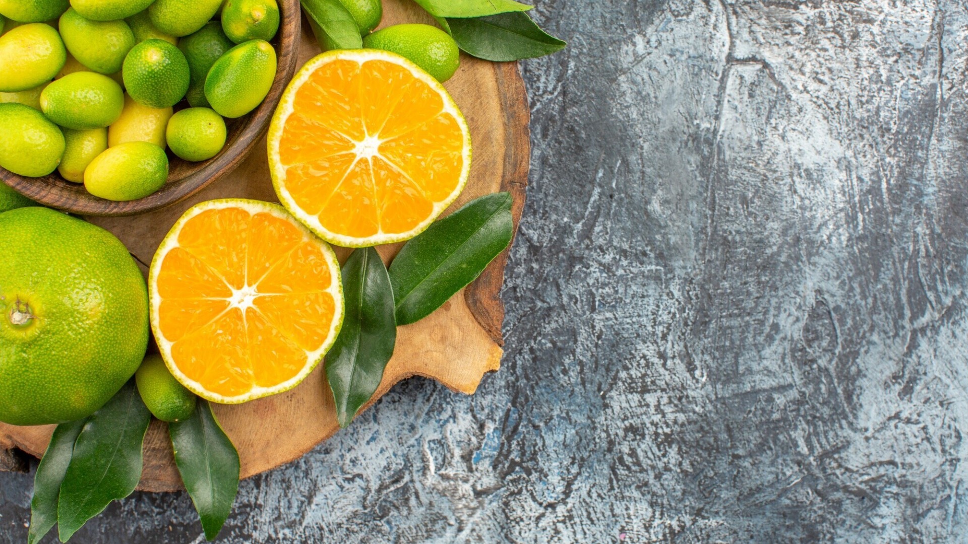 Tăng cường trái cây giàu citrate như cam và chanh hỗ trợ quá trình điều trị