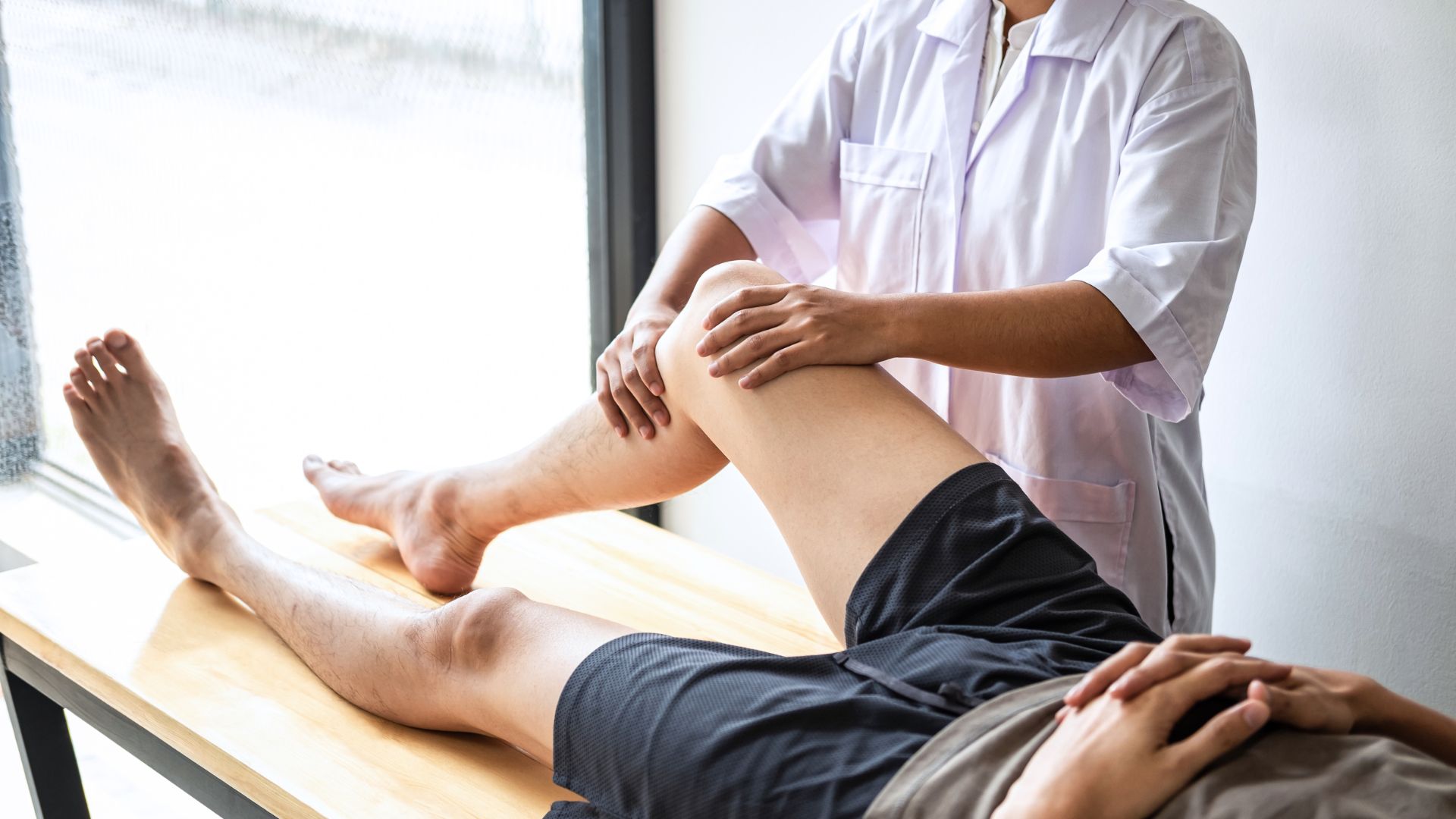 Vật lý trị liệu hỗ trợ cải thiện chức năng vận động khớp gối