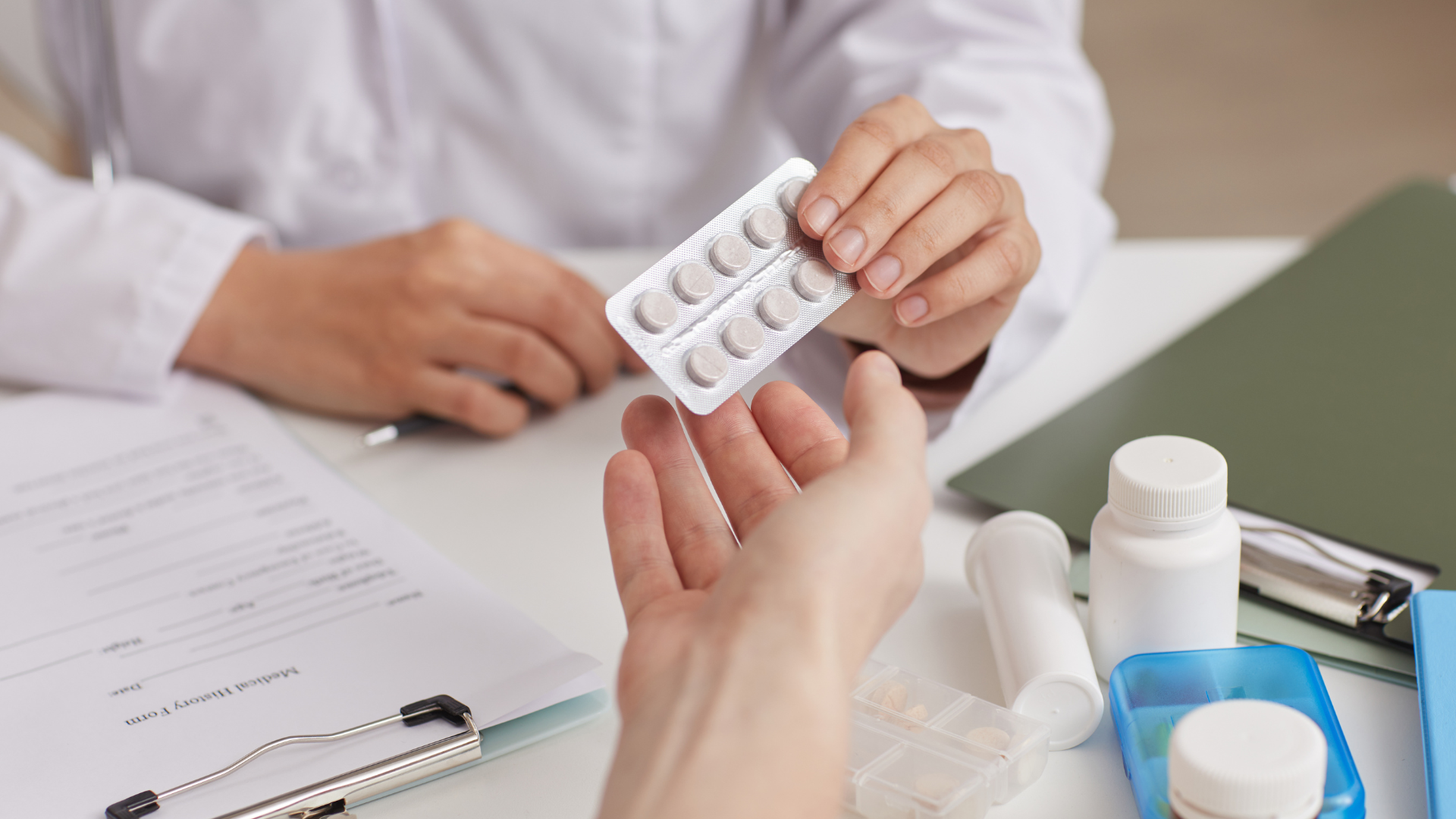 Tùy vào mức độ bệnh, người bệnh có thể điều trị ngoại trú hoặc nhập viện