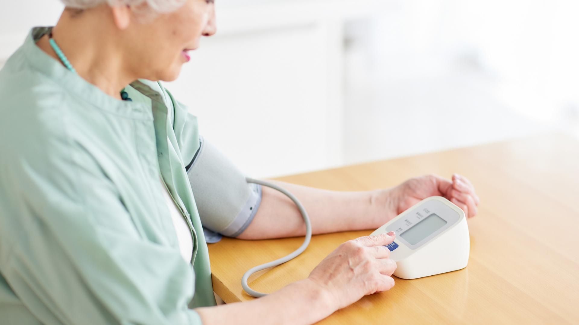 Để kết quả đo huyết áp phản ánh đúng tình trạng sức khỏe, bạn cần chú ý từ khâu chuẩn bị đến thao tác đo