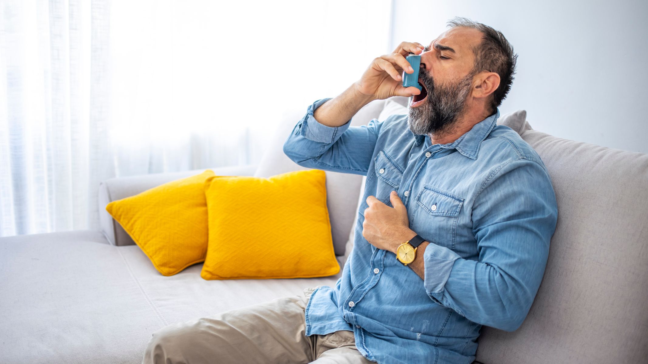 Cần để ý các triệu chứng bất thường vì có khả năng cao là dấu hiệu của ngộ độc rượu