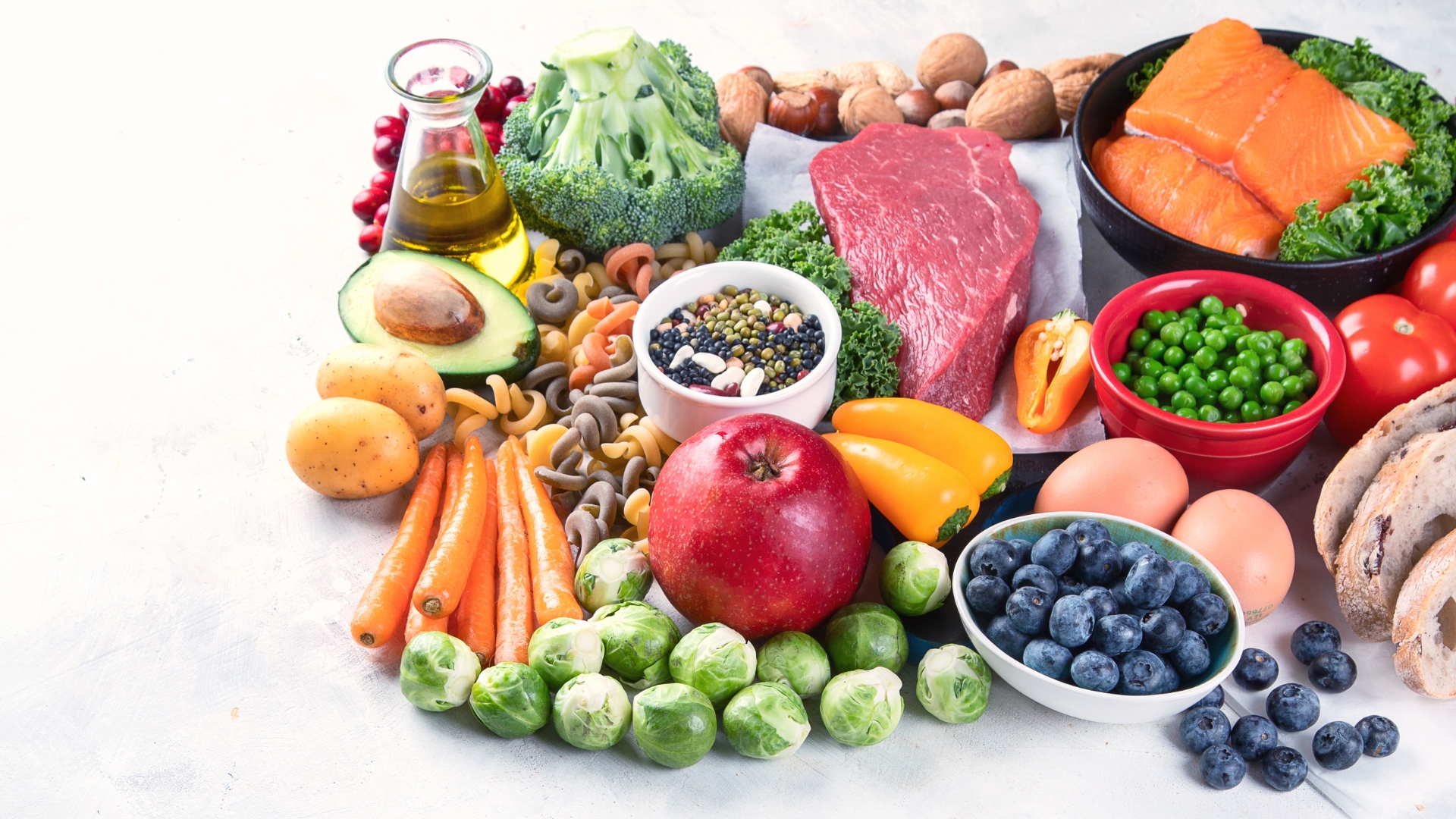 Điều chỉnh chế độ ăn theo hướng kiểm soát năng lượng là một trong những cách giảm mỡ bụng dưới