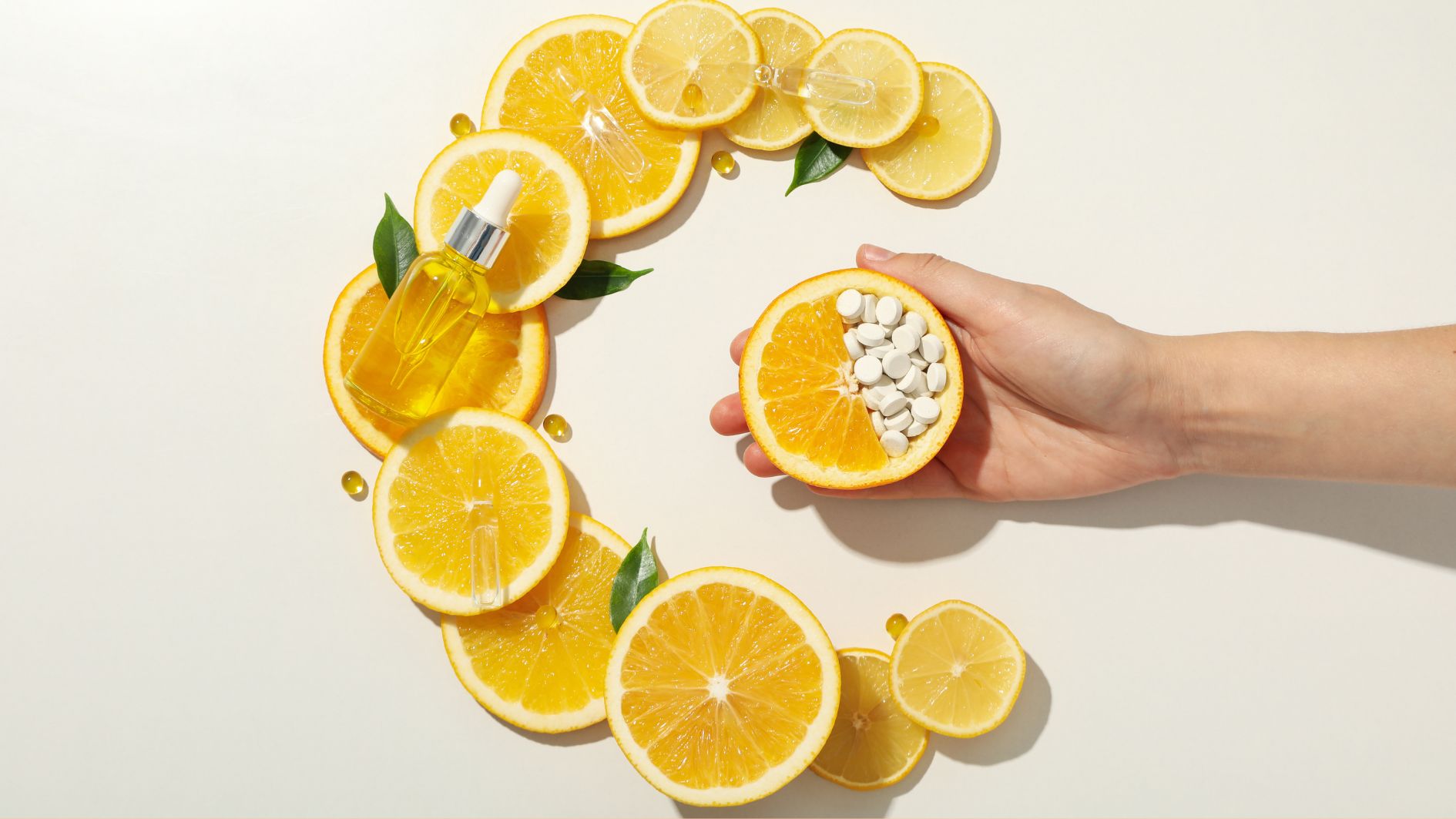 Chanh giàu vitamin C có tác dụng chống viêm, kháng khuẩn