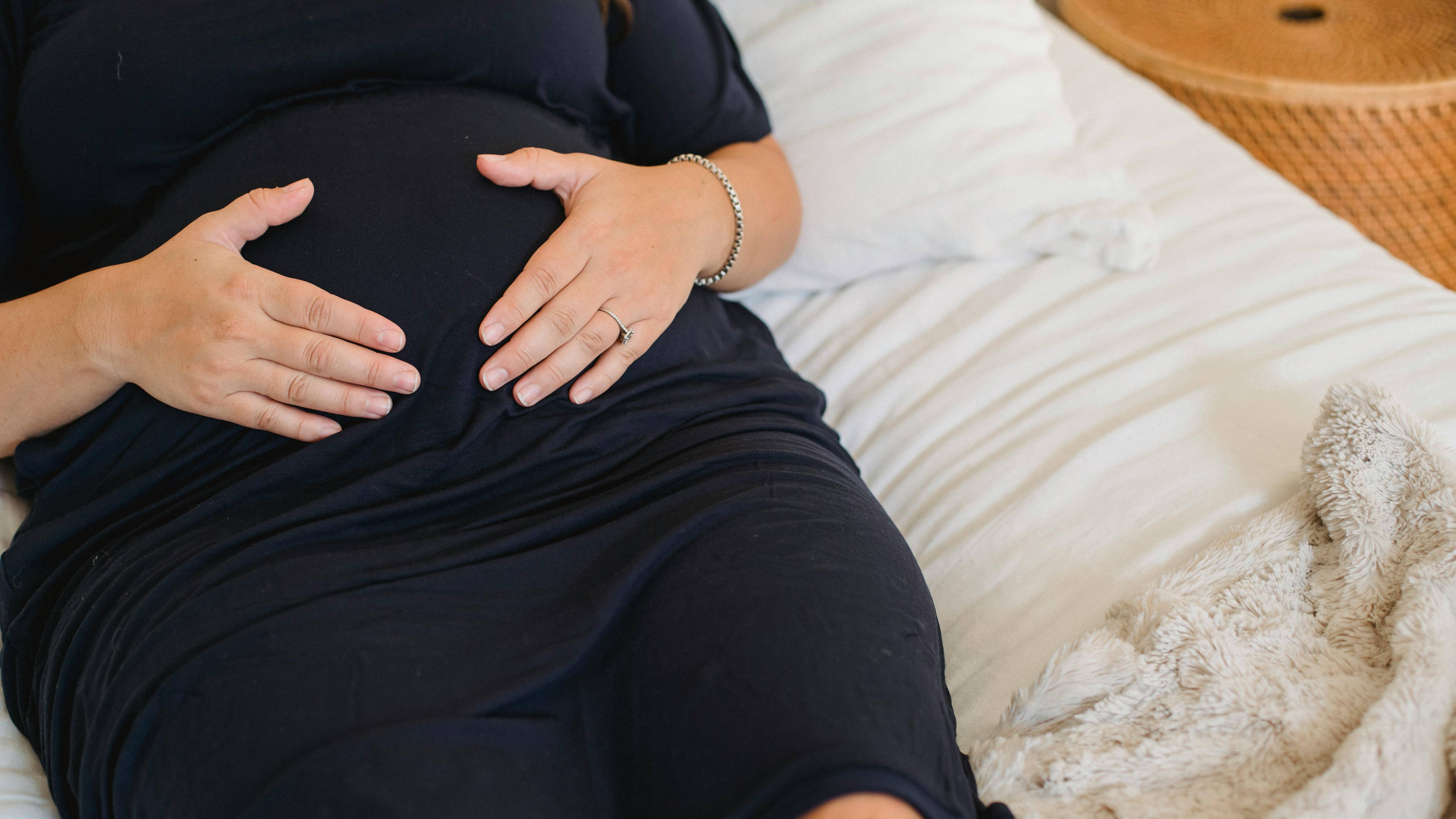 Dư nước ối mạn cũng có mối liên quan nhất định đến nguy cơ dị tật bẩm sinh ở thai nhi