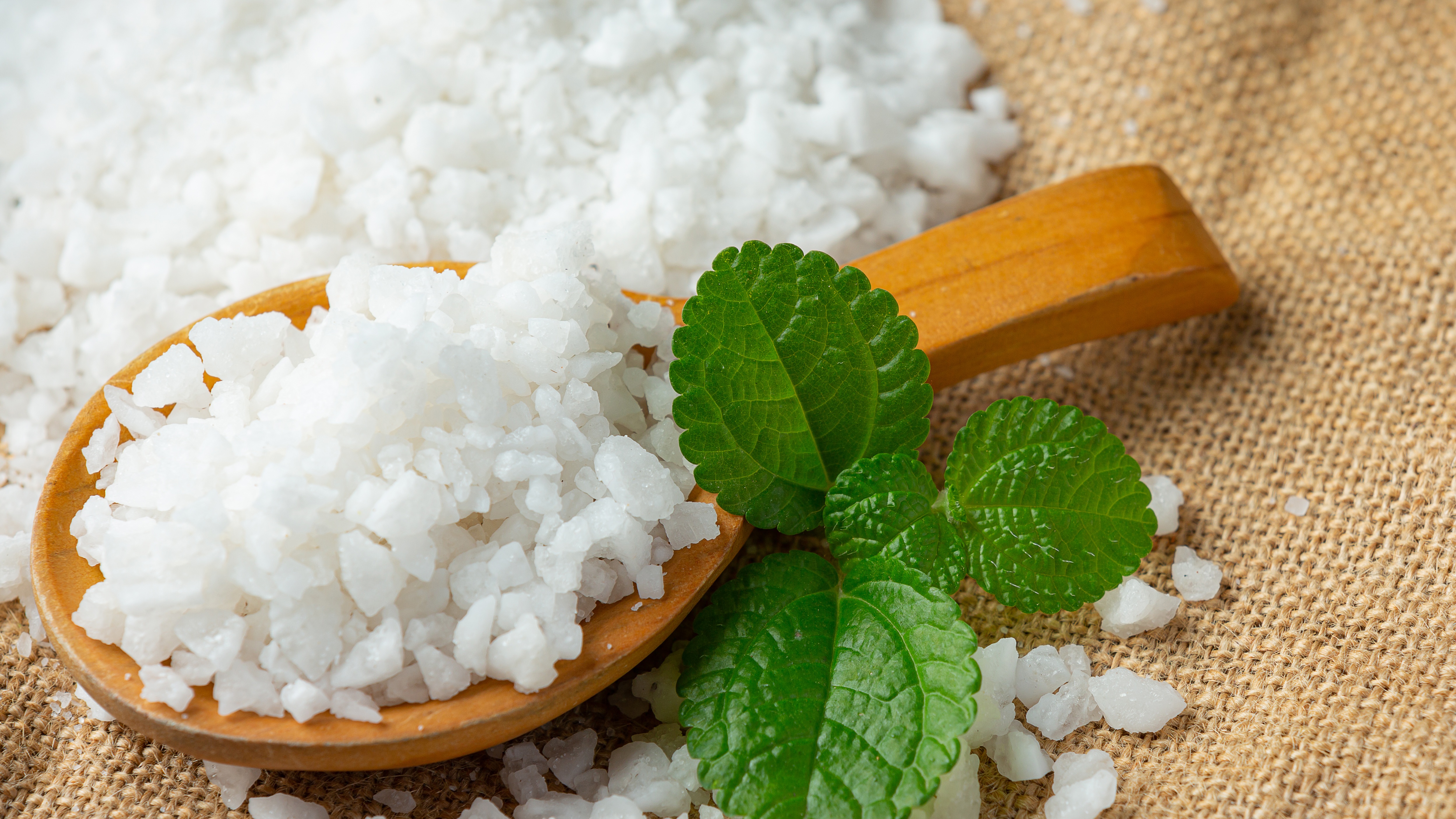 Hạn chế muối là một cách giúp bảo vệ thận