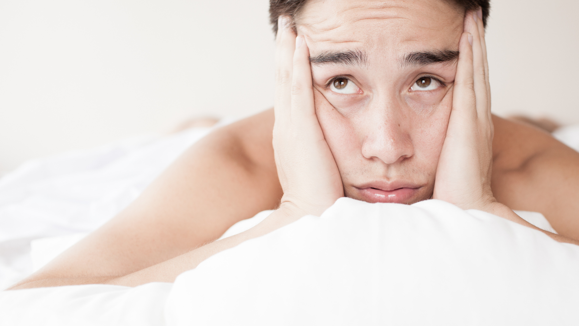 hiếu ngủ kéo dài làm suy giảm thể lực, ảnh hưởng chức năng sinh lý nam giới
