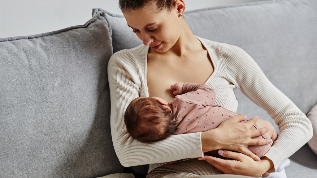 Cách sơ cứu khi trẻ bị sặc sữa: Hướng dẫn chi tiết cha mẹ cần biết 1