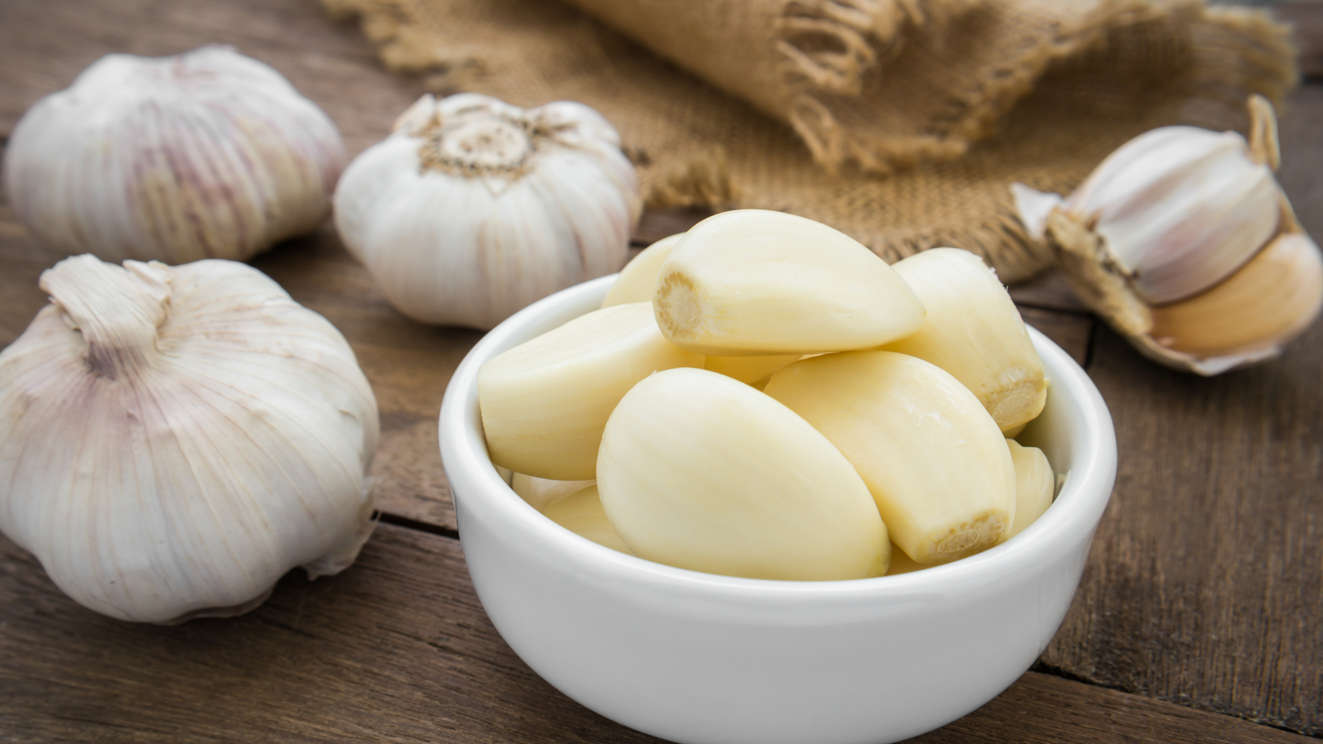Cách trị mụn nhọt bằng tỏi: Hiểu đúng để sử dụng hiệu quả và an toàn 2
