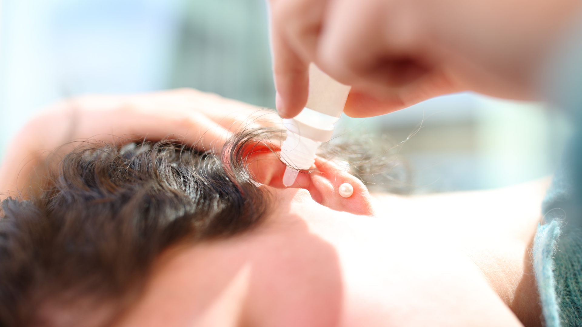 Chỉ dùng thuốc nhỏ tai theo chỉ định bác sĩ, tránh nguy cơ tổn thương thần kinh thính giác