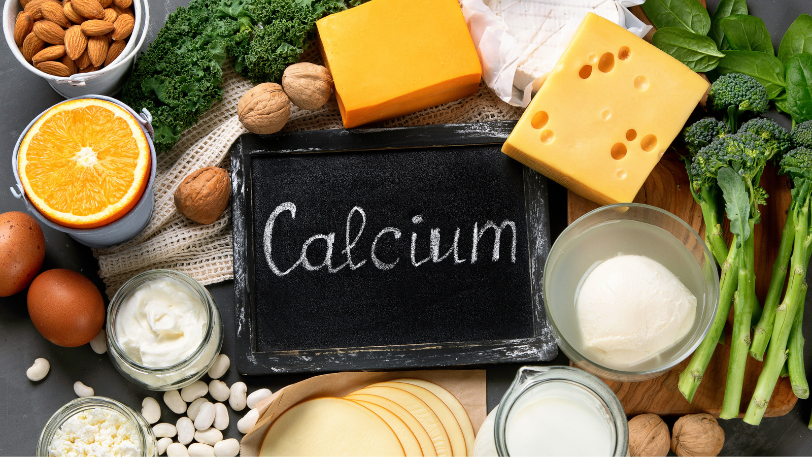 Nhiều người thắc mắc calcium là gì mà lại quan trọng đối với xương, răng và nhiều hoạt động sống