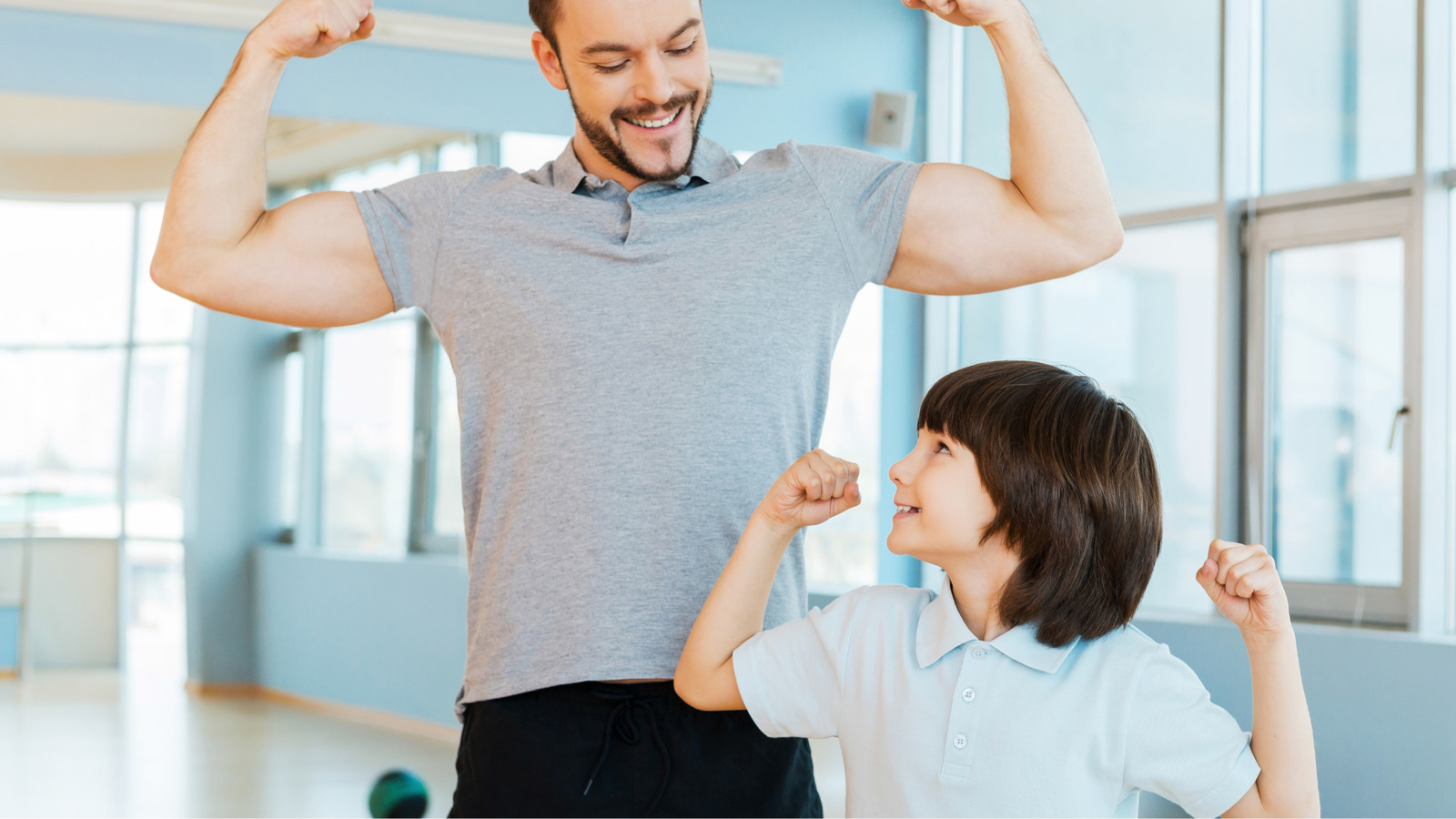 Hỗ trợ hoạt động của cơ bắp là một trong những vai trò quan trọng của calcium, giúp cơ co giãn linh hoạt