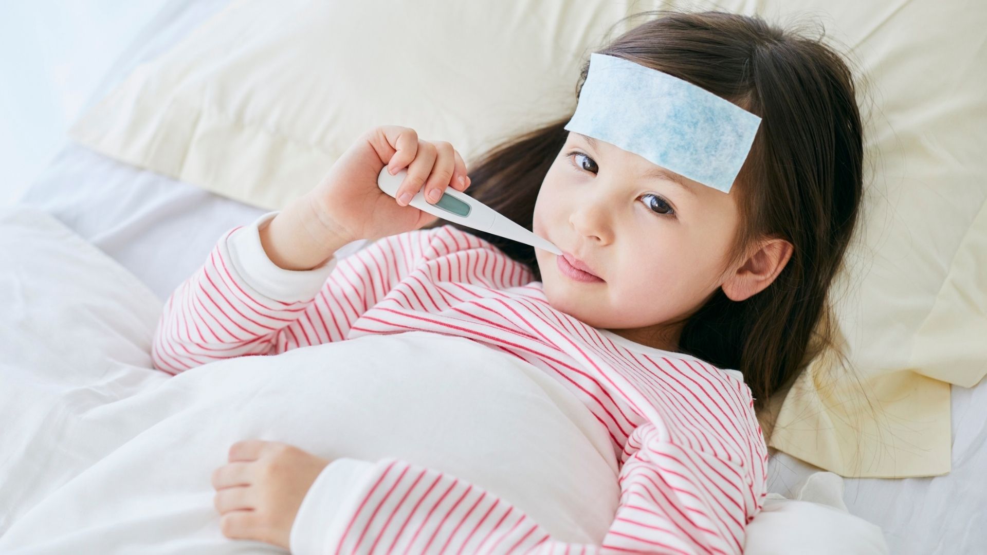 Người mắc cảm lạnh có thể biểu hiện sốt nhẹ tới vừa