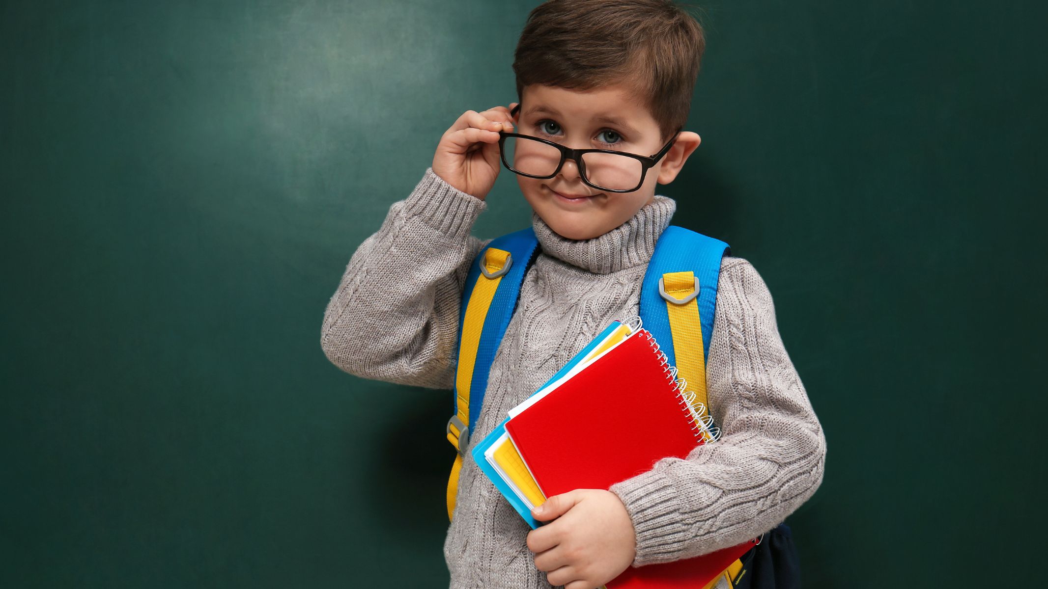 Đeo kính gọng là phương pháp điều chỉnh cận thị thông dụng nhất