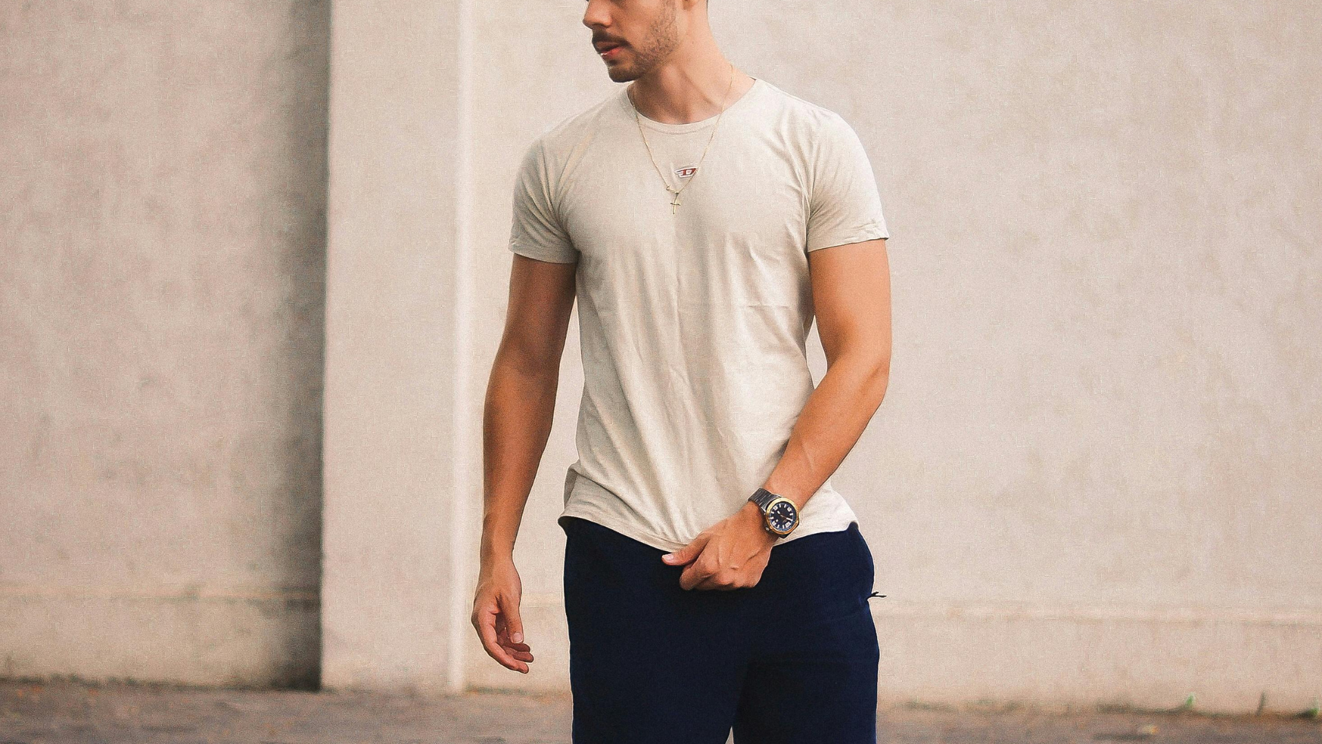 Sau tiểu phẫu, vùng dương vật nhạy cảm nên người bệnh nên mặc đồ lót rộng, thoáng để hỗ trợ hồi phục