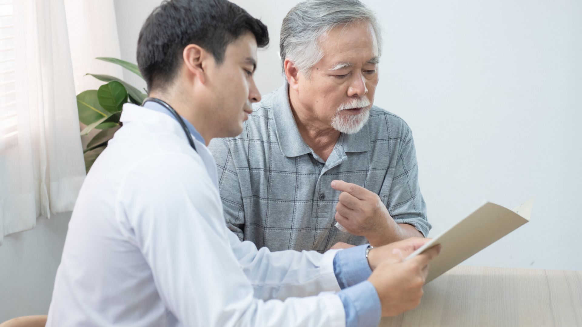 Nếu cảm thấy lo lắng, bạn có thể yêu cầu bác sĩ giải thích từng bước trong quá trình thực hiện để cảm thấy yên tâm hơn