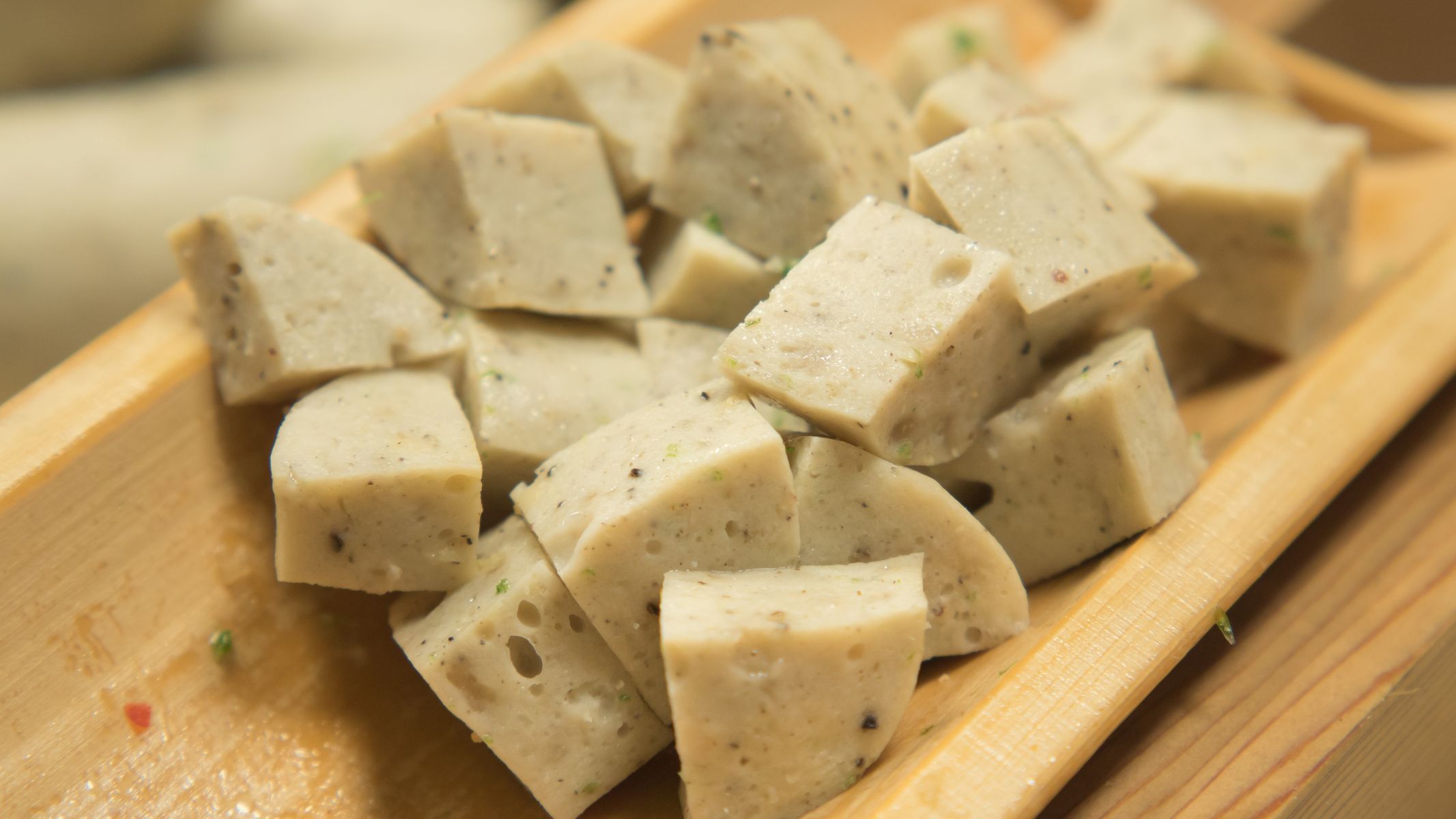 Sau khi cắt, chả lụa nên được tiêu thụ trong vòng 3-5 ngày