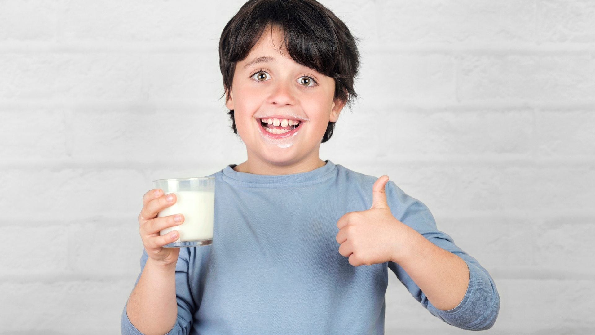 Bổ sung các chất dinh dưỡng, canxi và vitamin D trong trứng, sữa giúp xương phát triển và hỗ trợ chiều cao