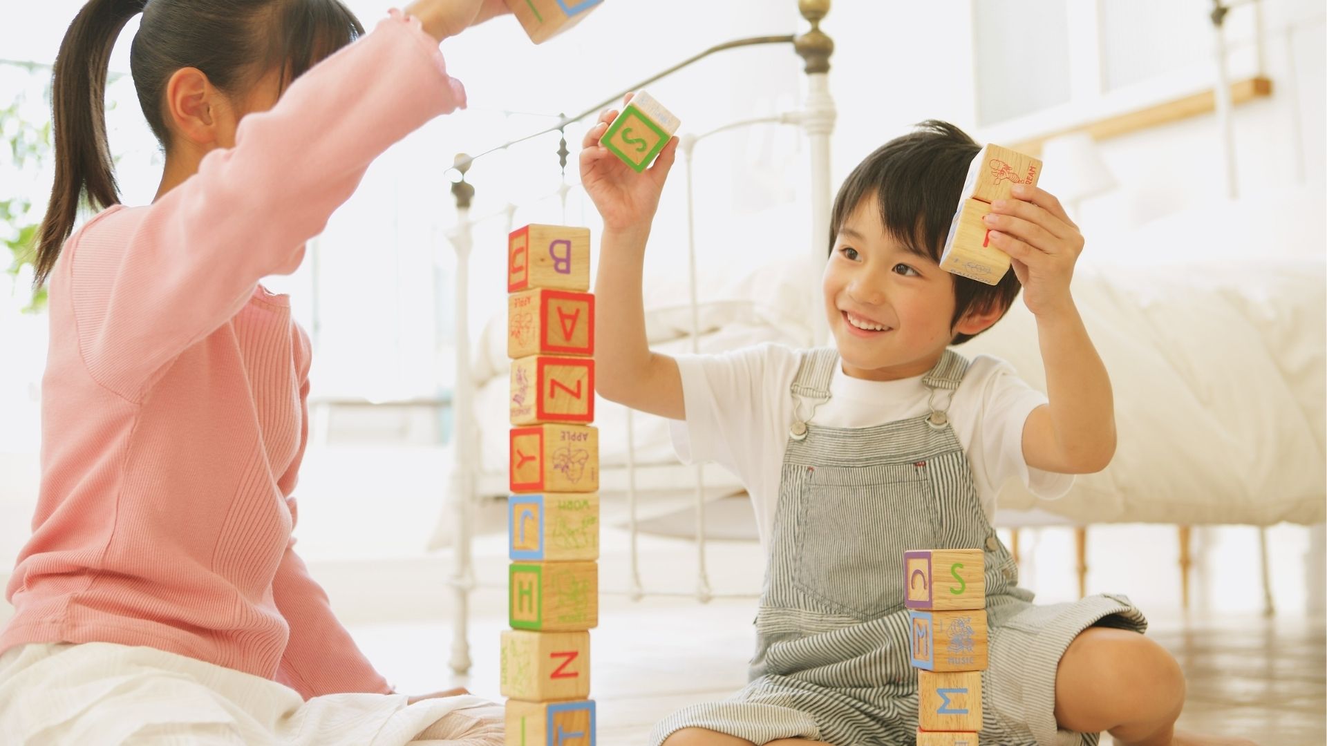 Cha mẹ nên khuyến khích trẻ vận động thích hợp