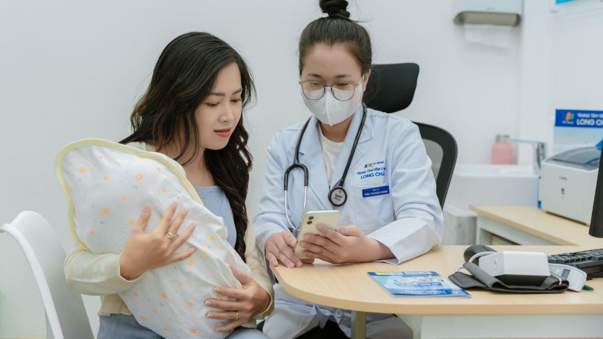 cham-soc-be-bi-viem-phe-quan-tai-nha-nhu-the-nao 5.jpg