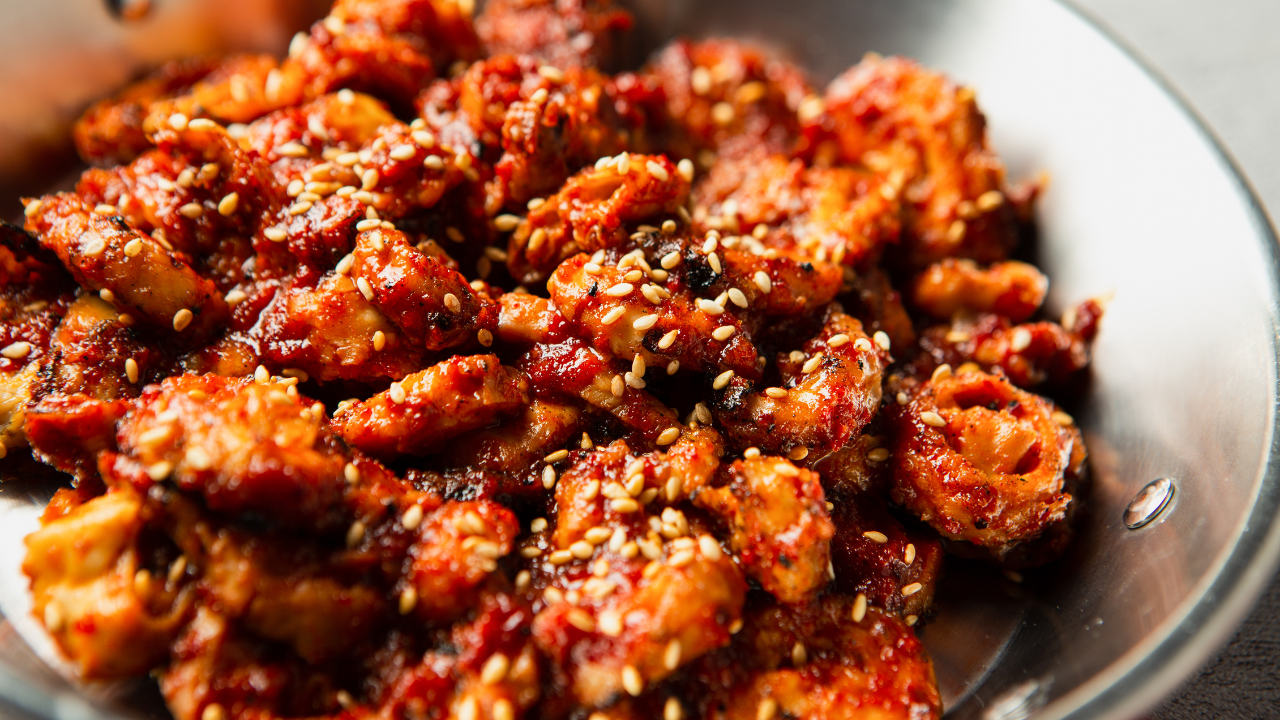 Hạn chế đồ ăn chua, cay, nhiều gia vị