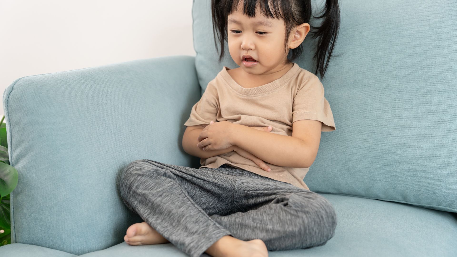 cham-soc-tre-bi-tieu-chay-nhu-the-nao 1.jpg