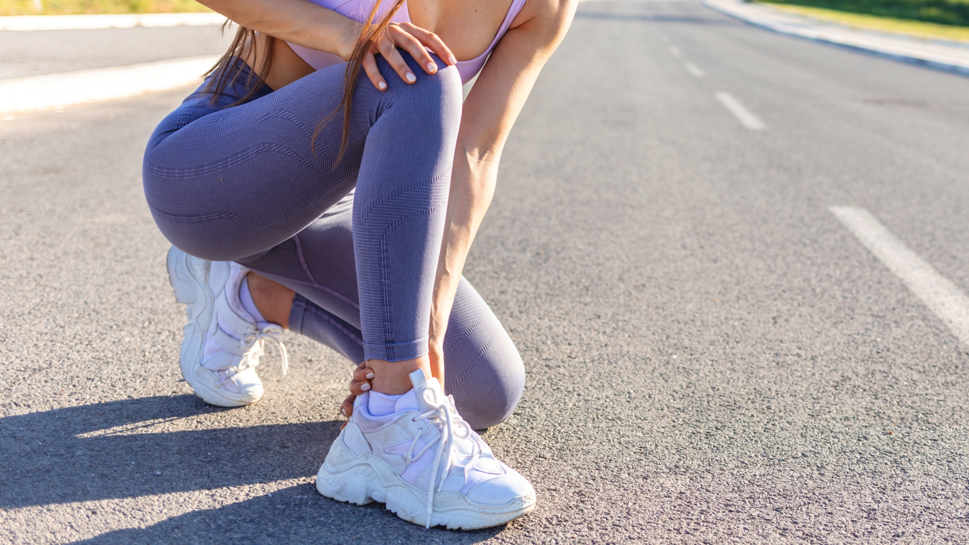 Vận động thể thao quá sức là một trong những nguyên nhân phổ biến gây chấn thương đầu gối