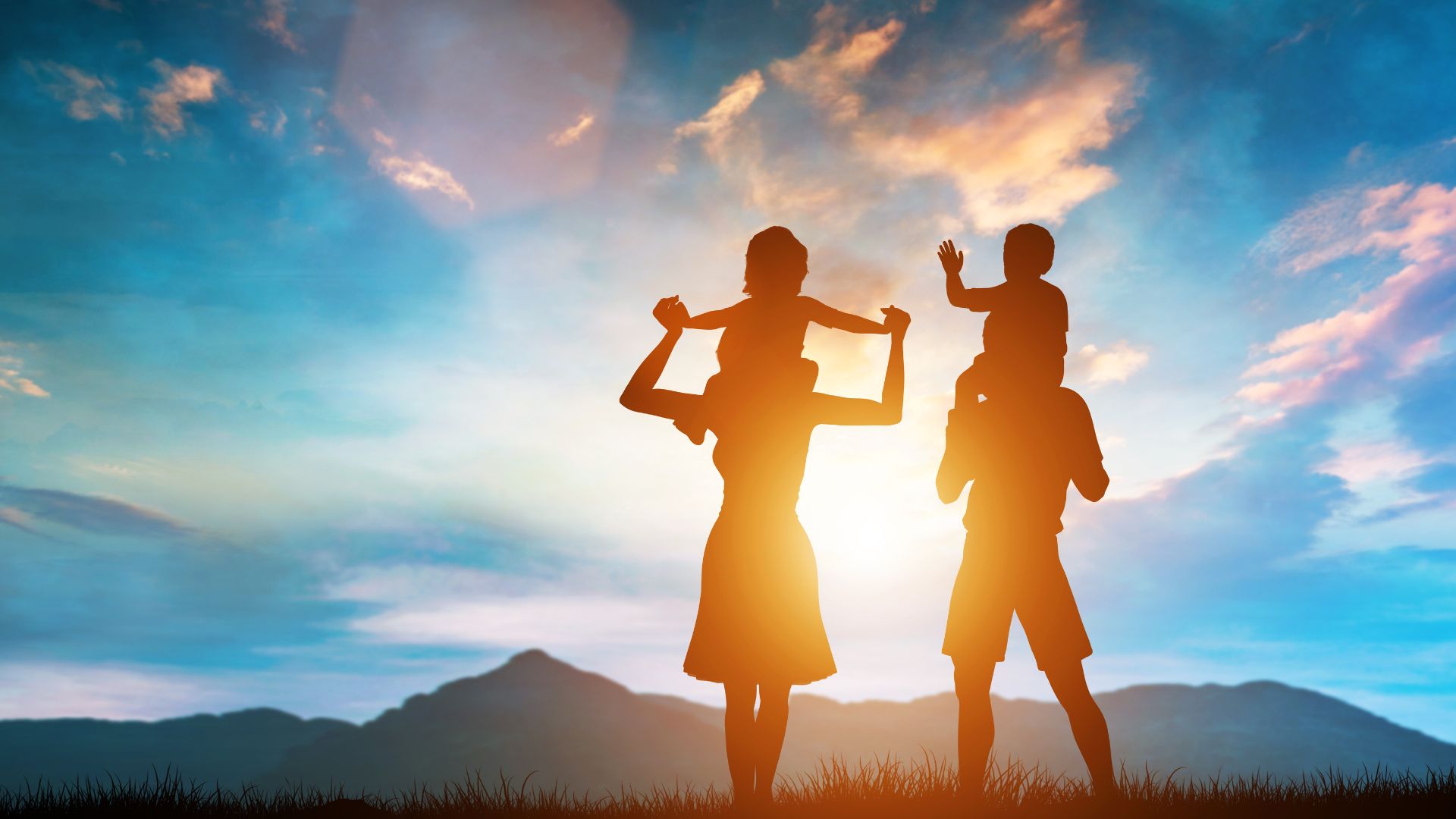 Phụ huynh nên cho trẻ tắm nắng để cơ thể tổng hợp vitamin D tự nhiên