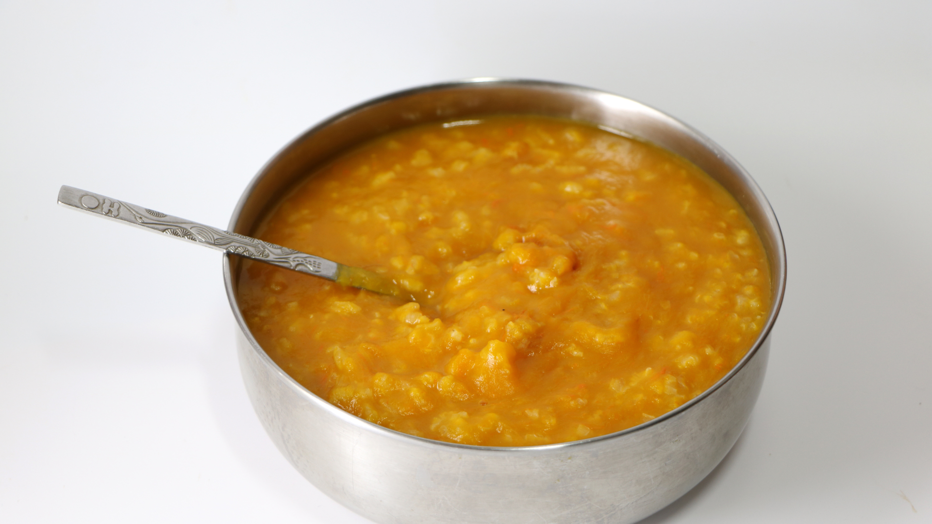 Cháo cua nấu với gì? Cua kết hợp với bí đỏ tạo ra món cháo hấp dẫn