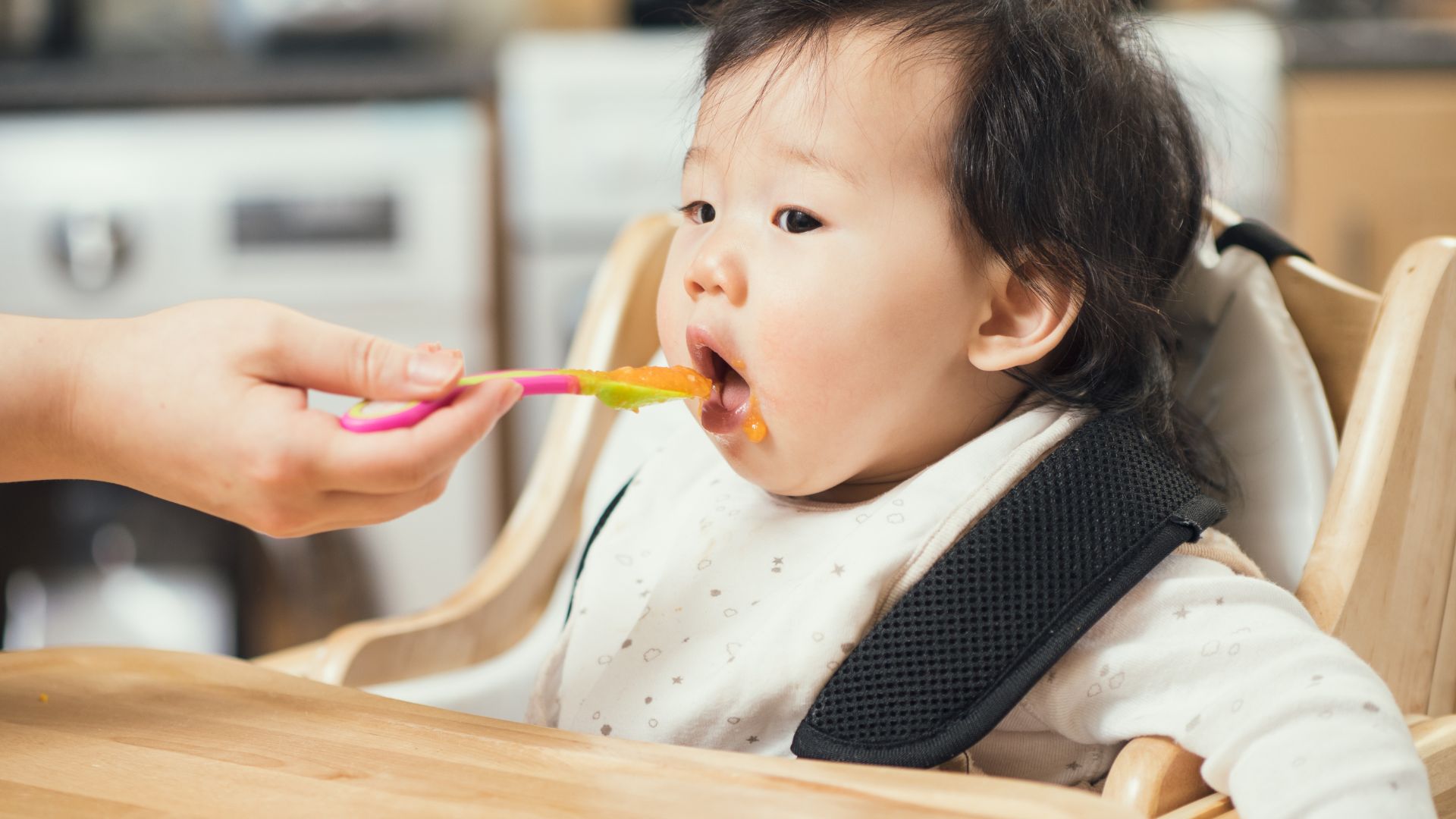 Trẻ từ 7 - 8 tháng tuổi có thể bắt đầu ăn cháo lươn