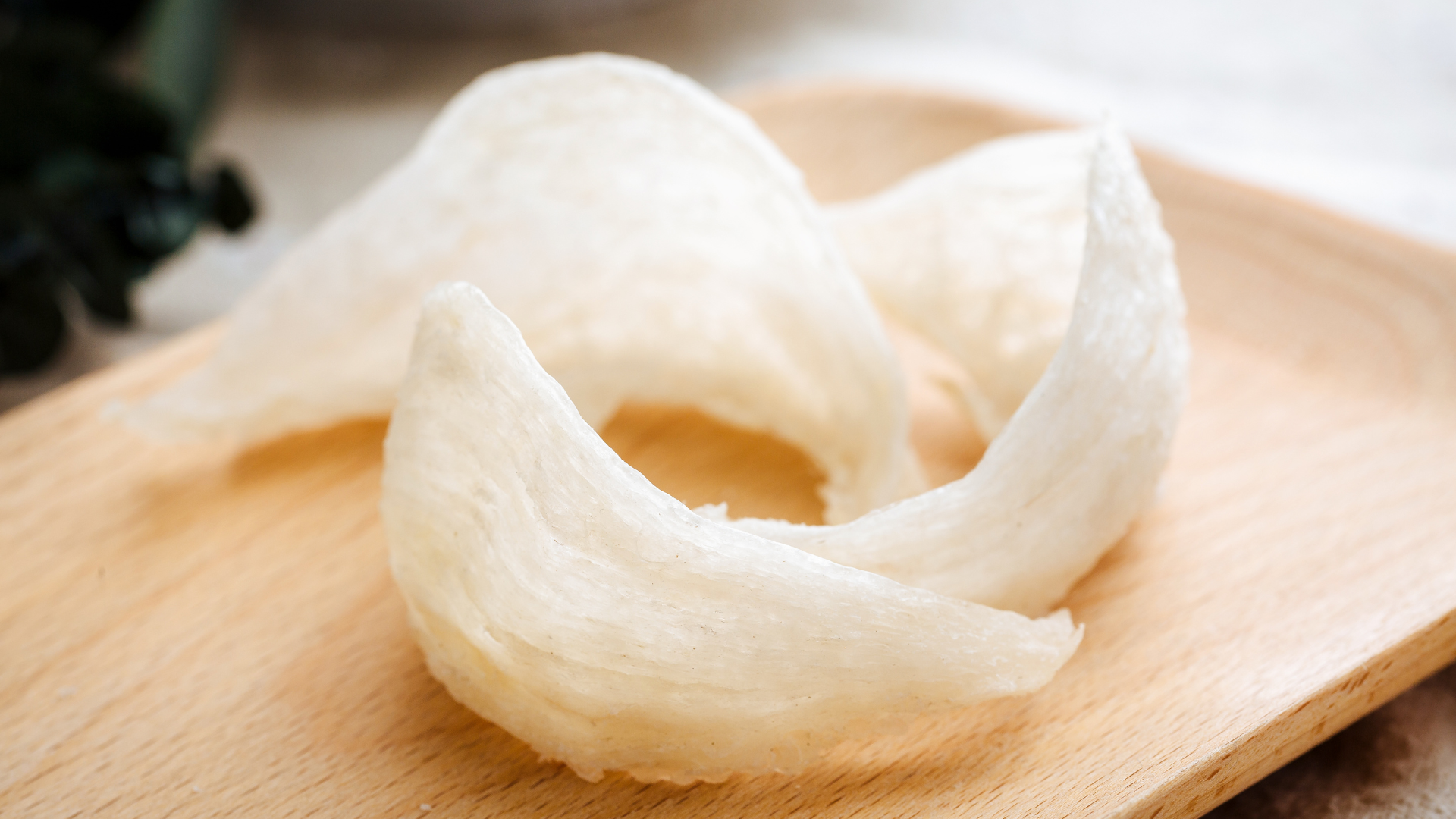 Việc sơ chế đúng cách sẽ giúp giữ được giá trị dinh dưỡng của tổ yến