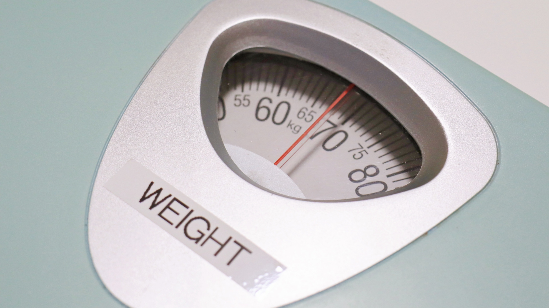 Duy trì cân nặng hợp lý giúp ổn định hormone nam, hỗ trợ quá trình sản xuất tinh trùng khỏe mạnh