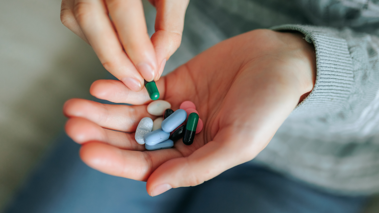 Điều trị viêm tai ngoài cấp tính thường dùng kháng sinh trong 10 đến 14 ngày