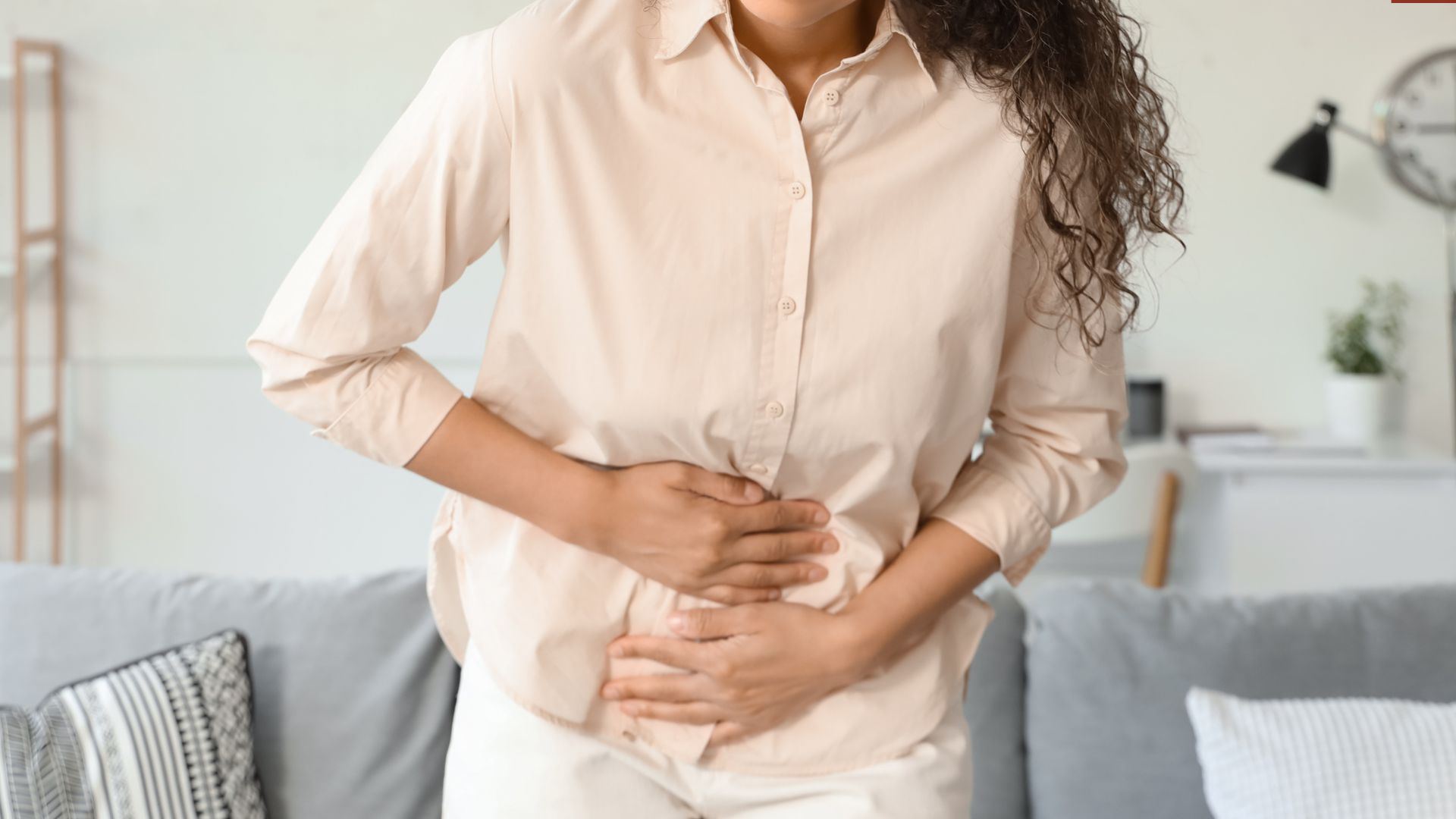 Trong tuần đầu, nếu đau bụng kéo dài và tăng dần, hãy liên hệ bác sĩ ngay để được tư vấn