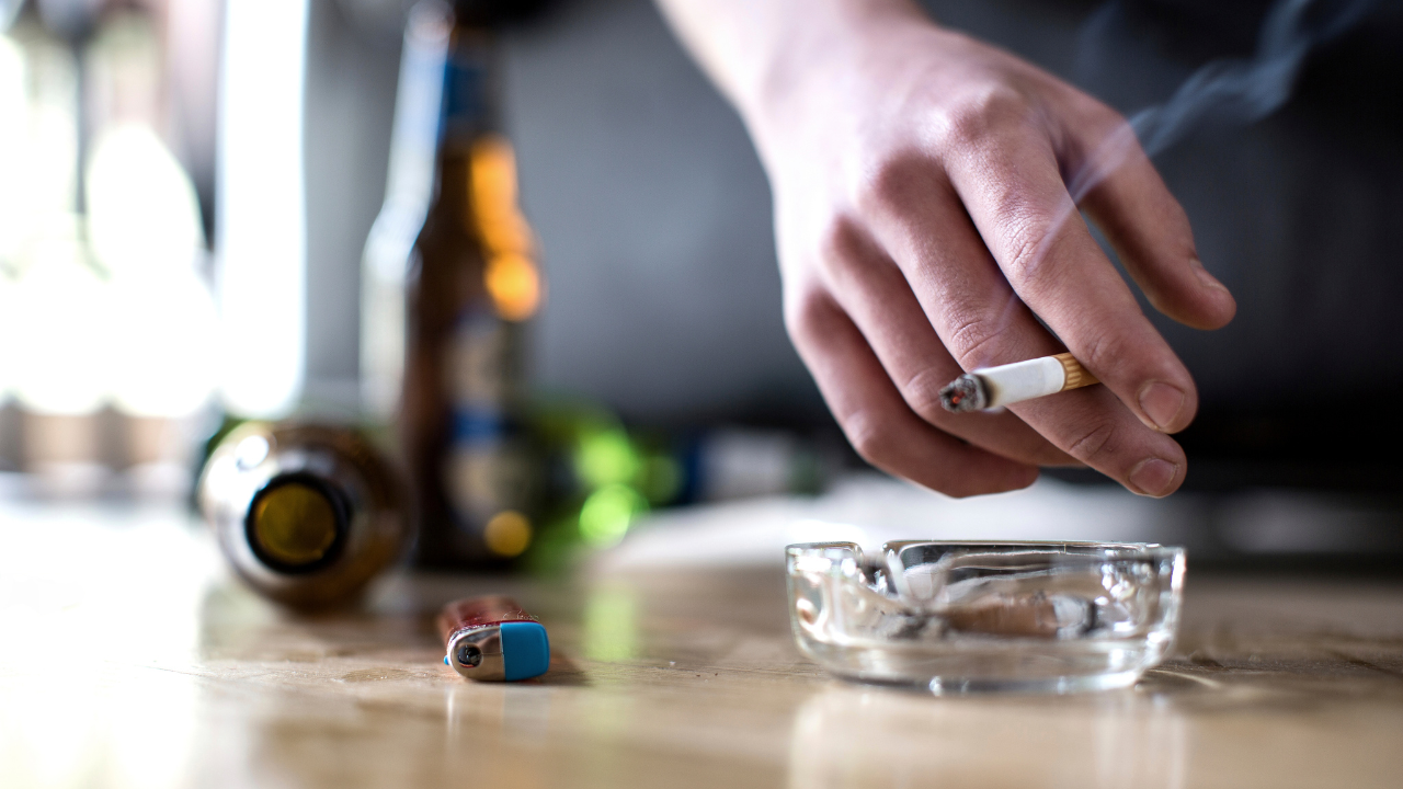 Người hút thuốc thường có CRP cao hơn người không hút