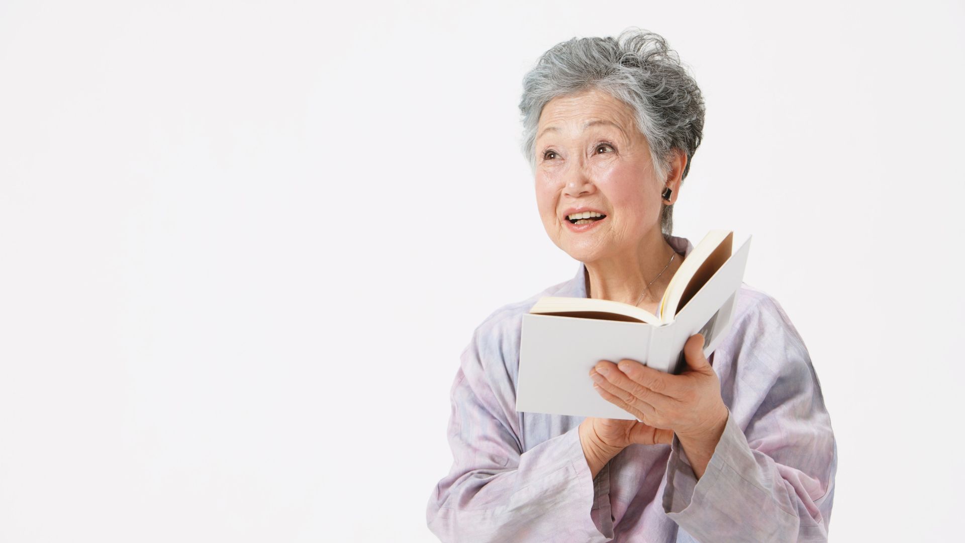 Tinh thần thư giãn và giấc ngủ đủ giúp người cao tuổi duy trì sức khỏe và năng lượng tích cực