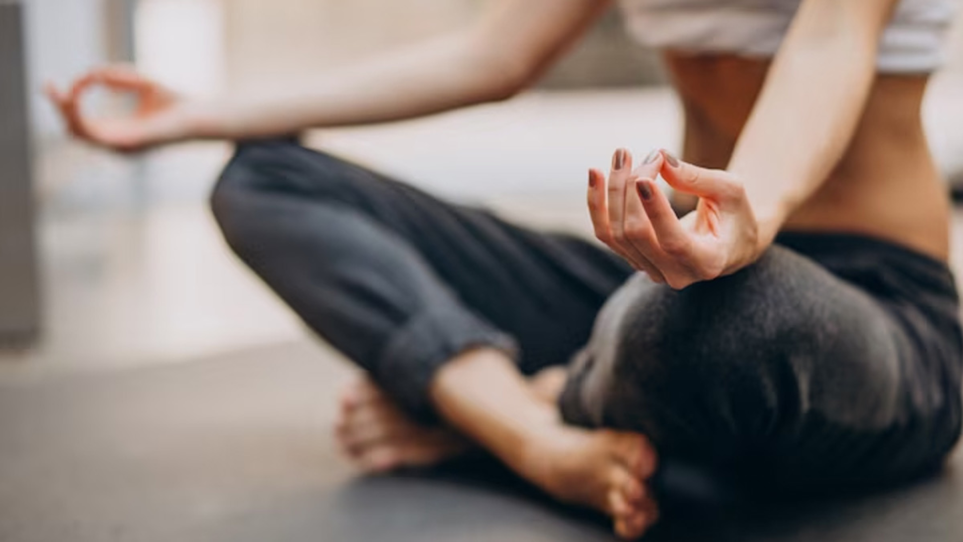 Tập yoga sau bữa tối giúp cơ thể điều hòa đường huyết, nhưng tránh tập quá muộn để không mất ngủ